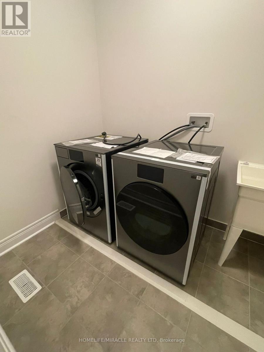 51 Goodview Drive, Brampton, Ontario  L6R 4C3 - Photo 3 - W12525872