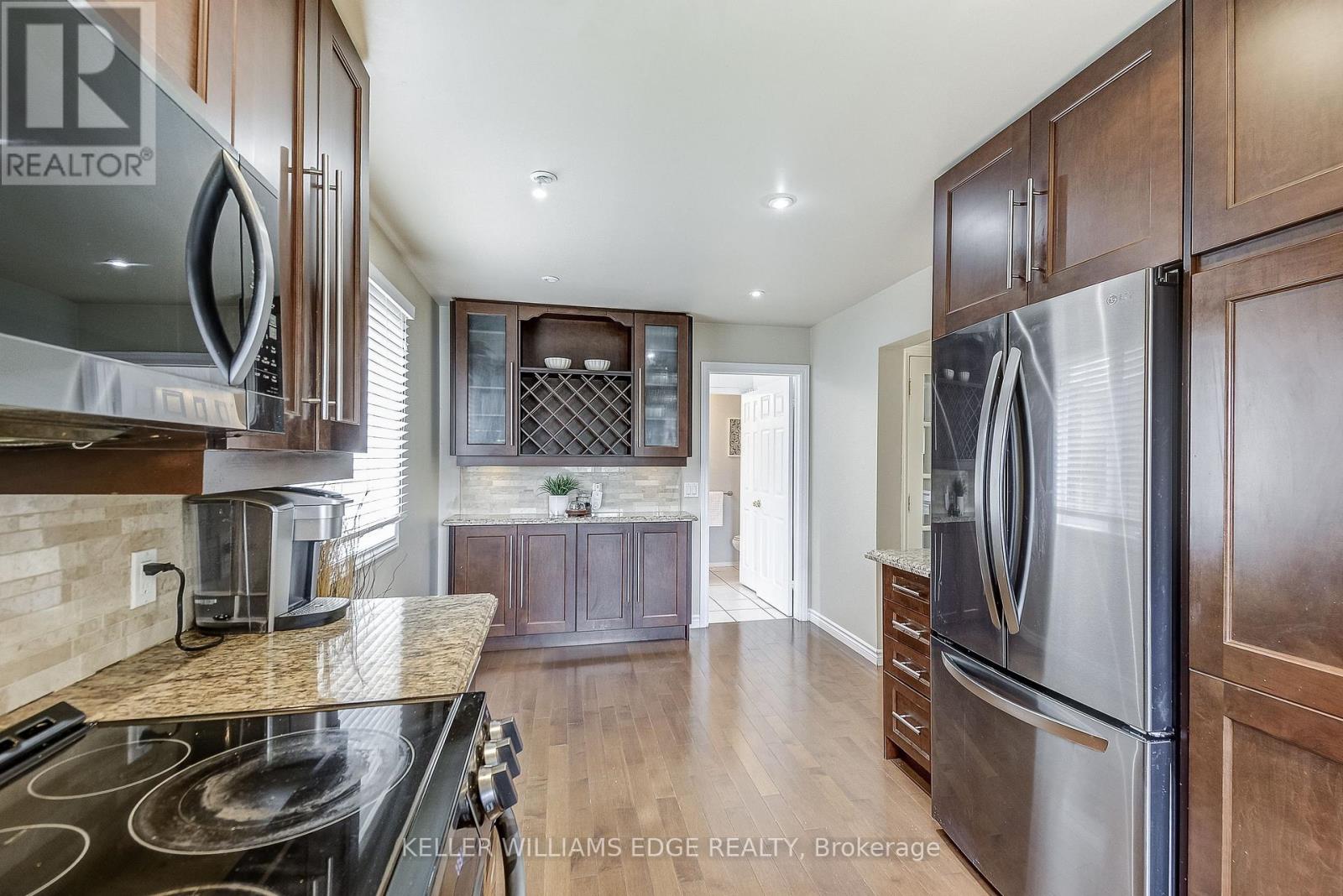 2212 Melissa Crescent, Burlington, Ontario  L7P 4J7 - Photo 13 - W12525880