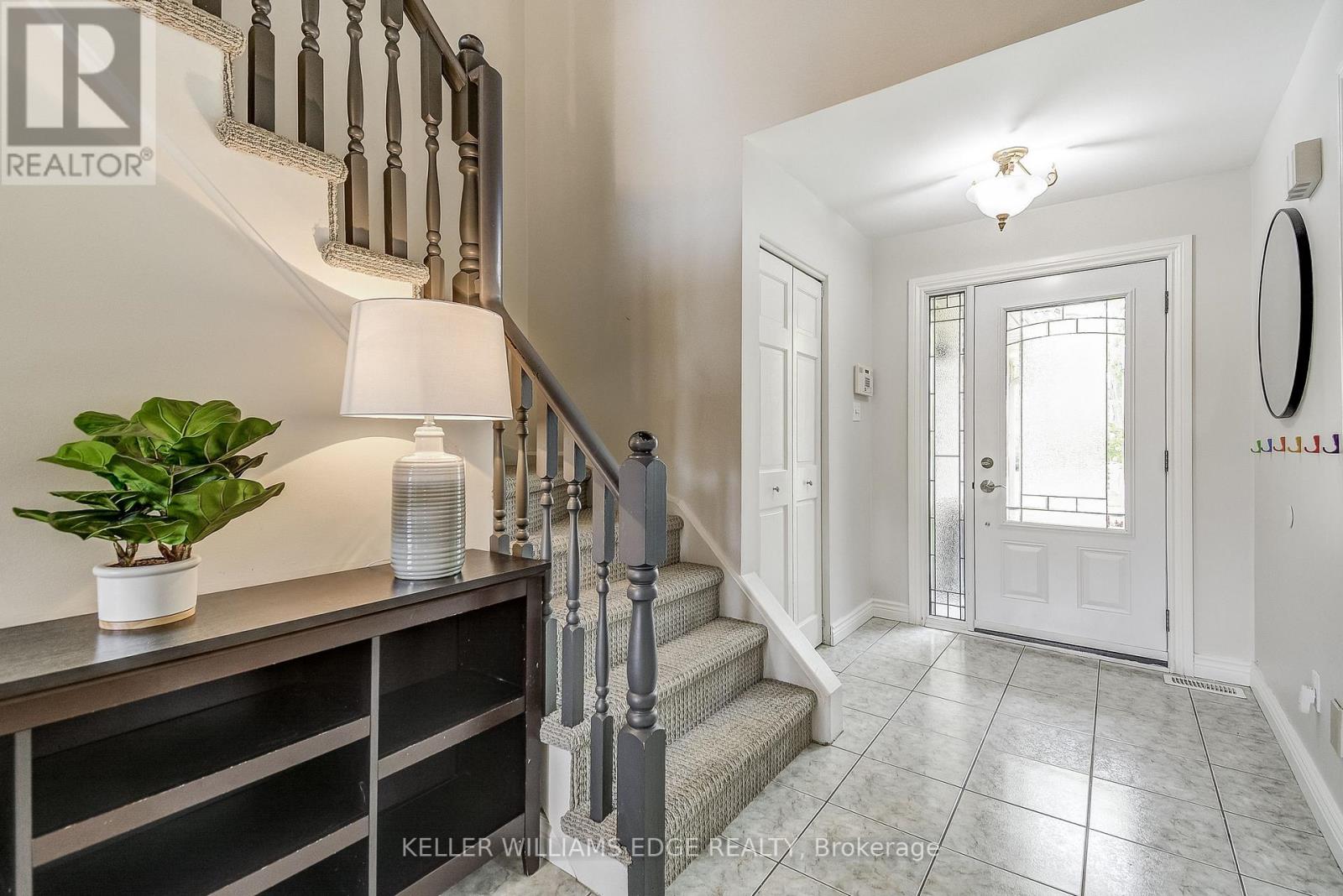 2212 Melissa Crescent, Burlington, Ontario  L7P 4J7 - Photo 3 - W12525880