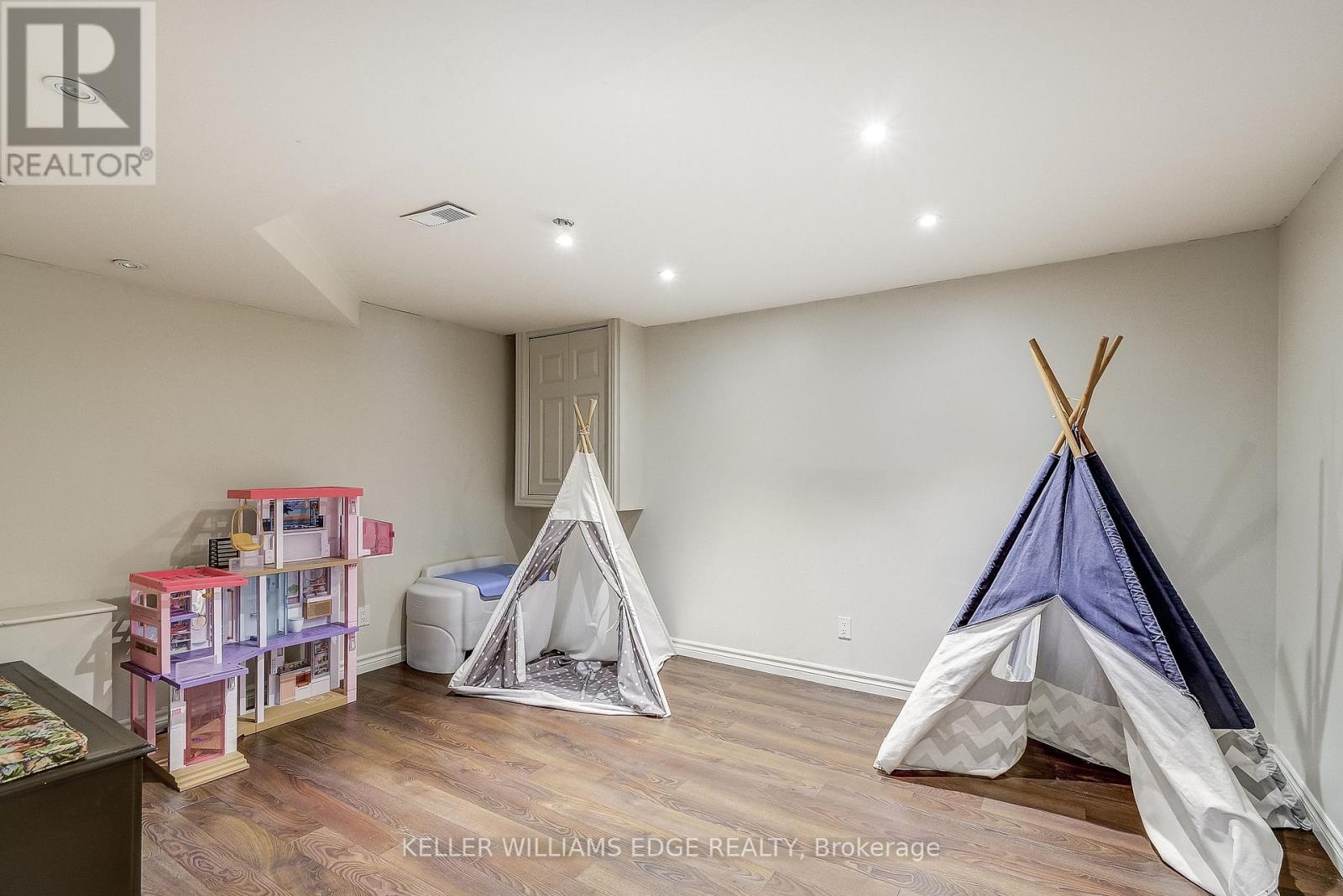 2212 Melissa Crescent, Burlington, Ontario  L7P 4J7 - Photo 32 - W12525880