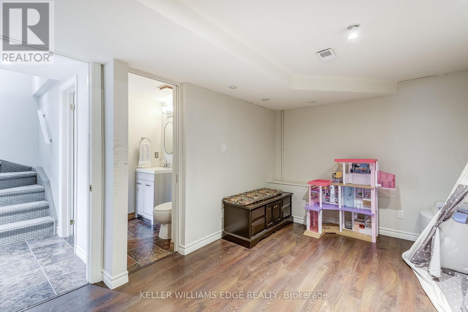 2212 Melissa Crescent, Burlington, Ontario  L7P 4J7 - Photo 33 - W12525880