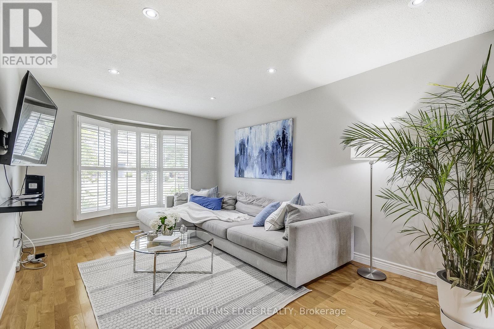 2212 Melissa Crescent, Burlington, Ontario  L7P 4J7 - Photo 5 - W12525880