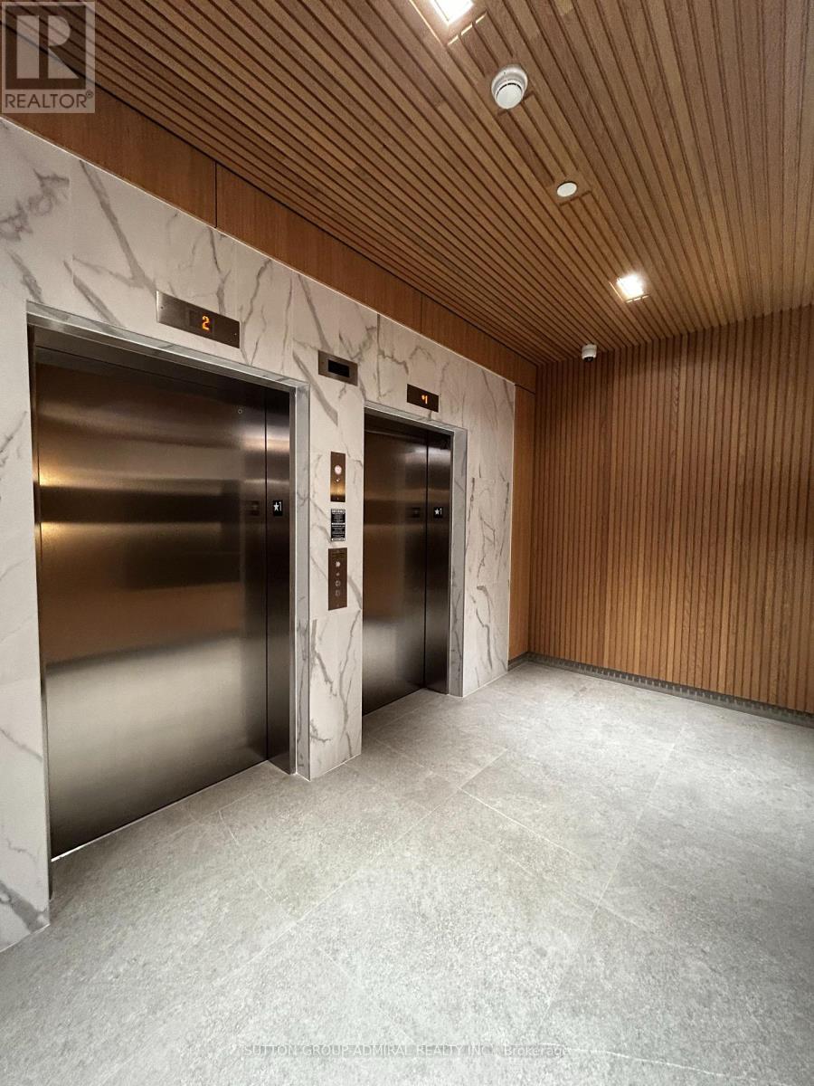 3250 Carding Mill Trail, Oakville, Ontario  L6M 1L3 - Photo 6 - W12525894