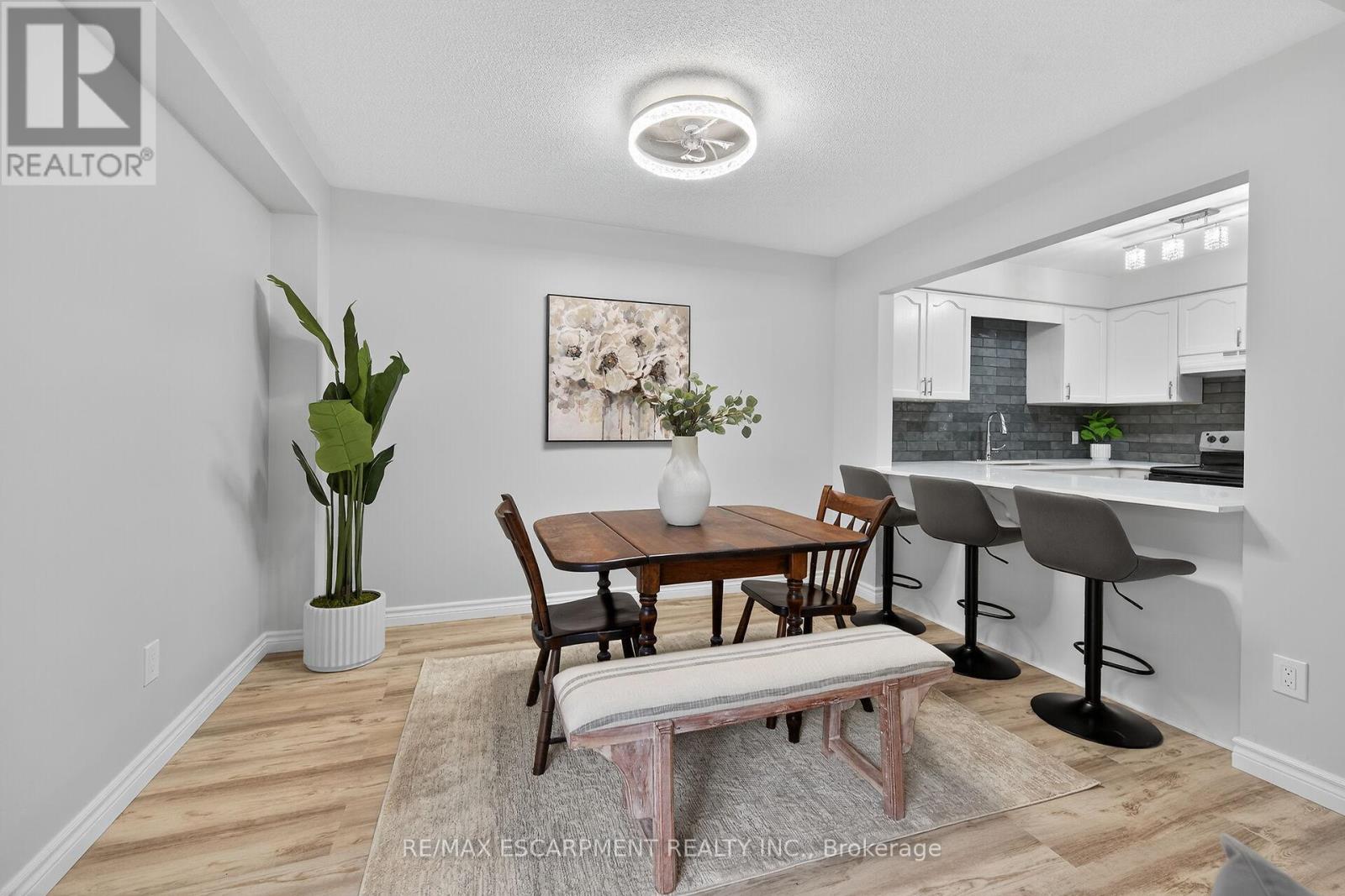 11 - 54 Argyle Street S, Haldimand, Ontario  N3W 1H9 - Photo 18 - X12525850