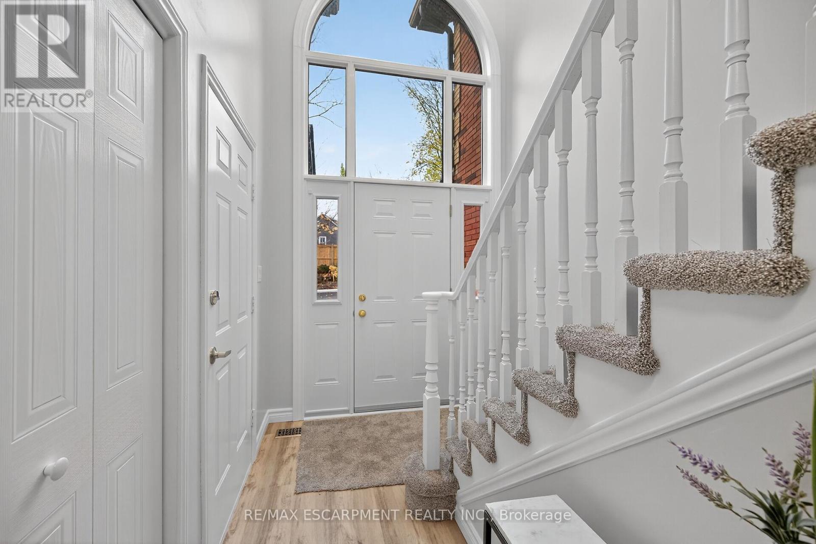 11 - 54 Argyle Street S, Haldimand, Ontario  N3W 1H9 - Photo 4 - X12525850