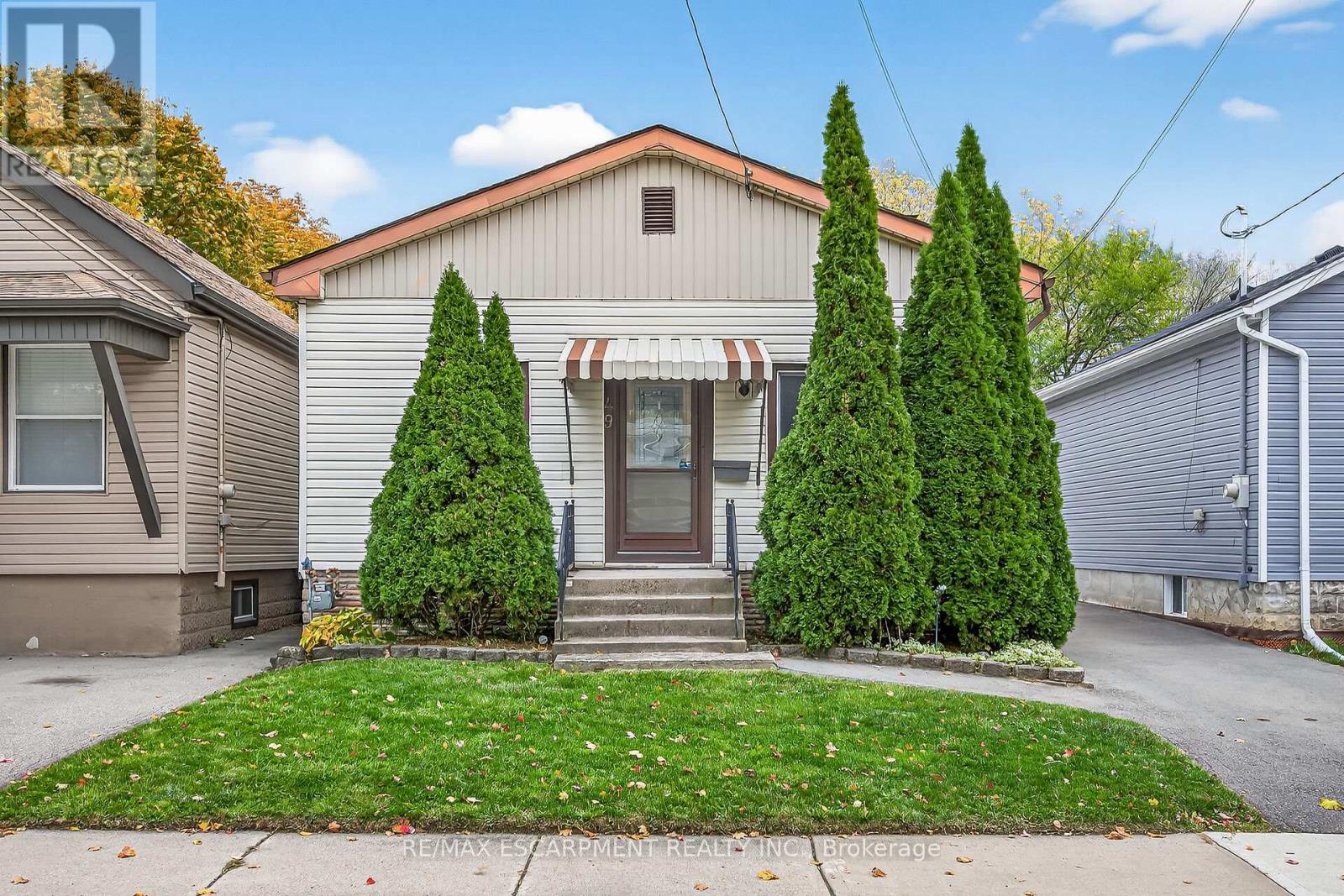 49 EAST 33RD STREET, Hamilton, Ontario