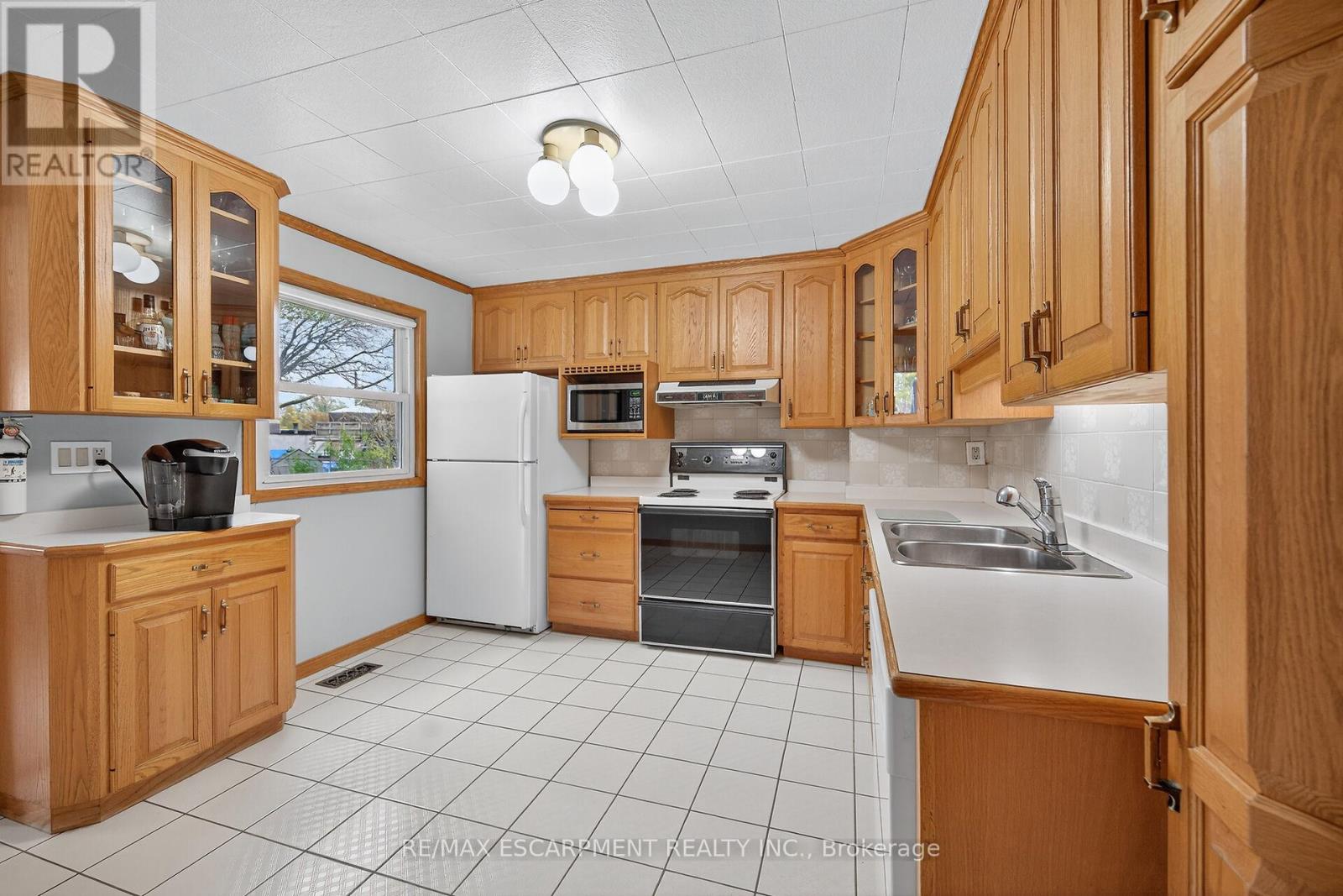 49 East 33rd Street, Hamilton, Ontario  L8V 3S9 - Photo 11 - X12525886