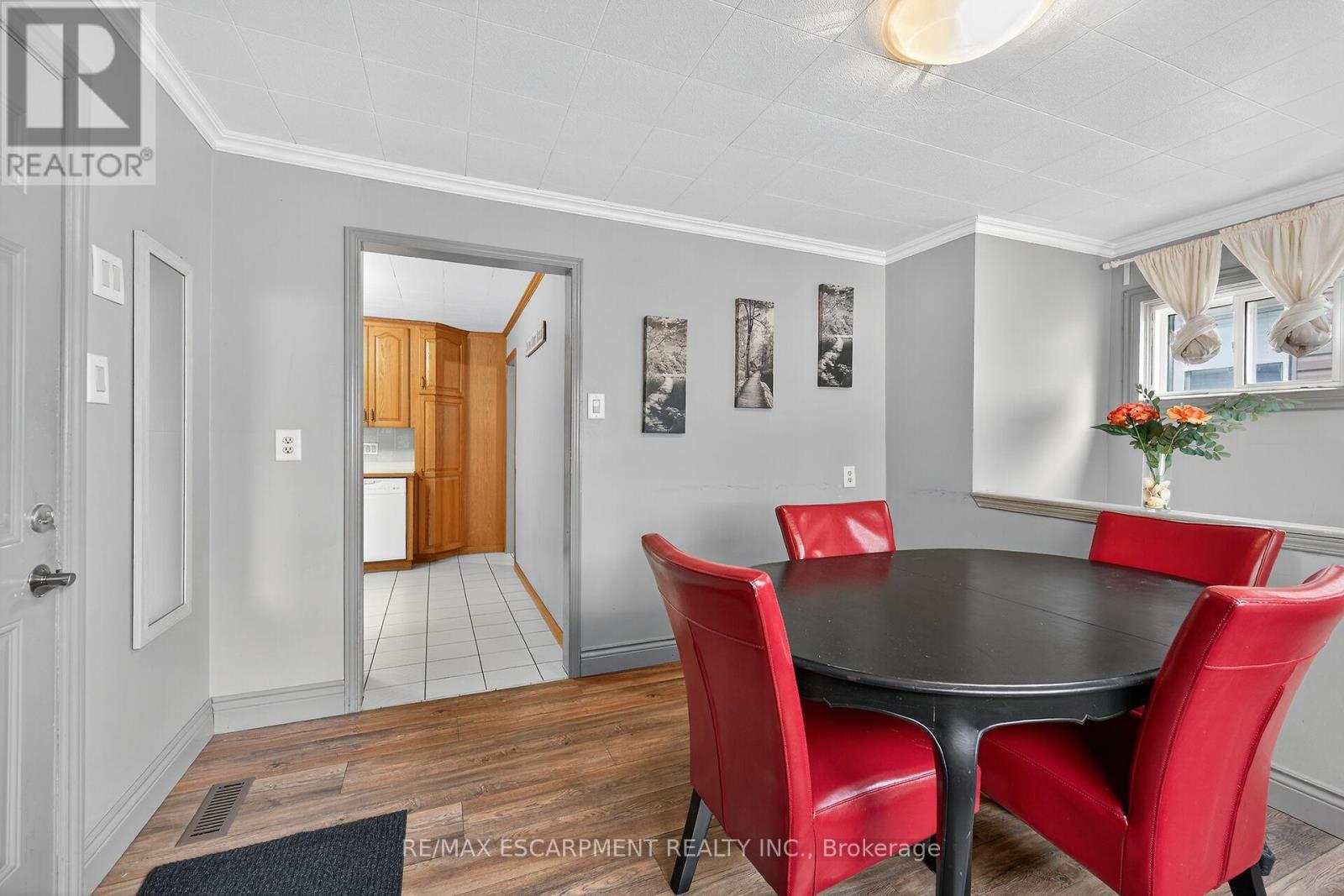 49 East 33rd Street, Hamilton, Ontario  L8V 3S9 - Photo 15 - X12525886