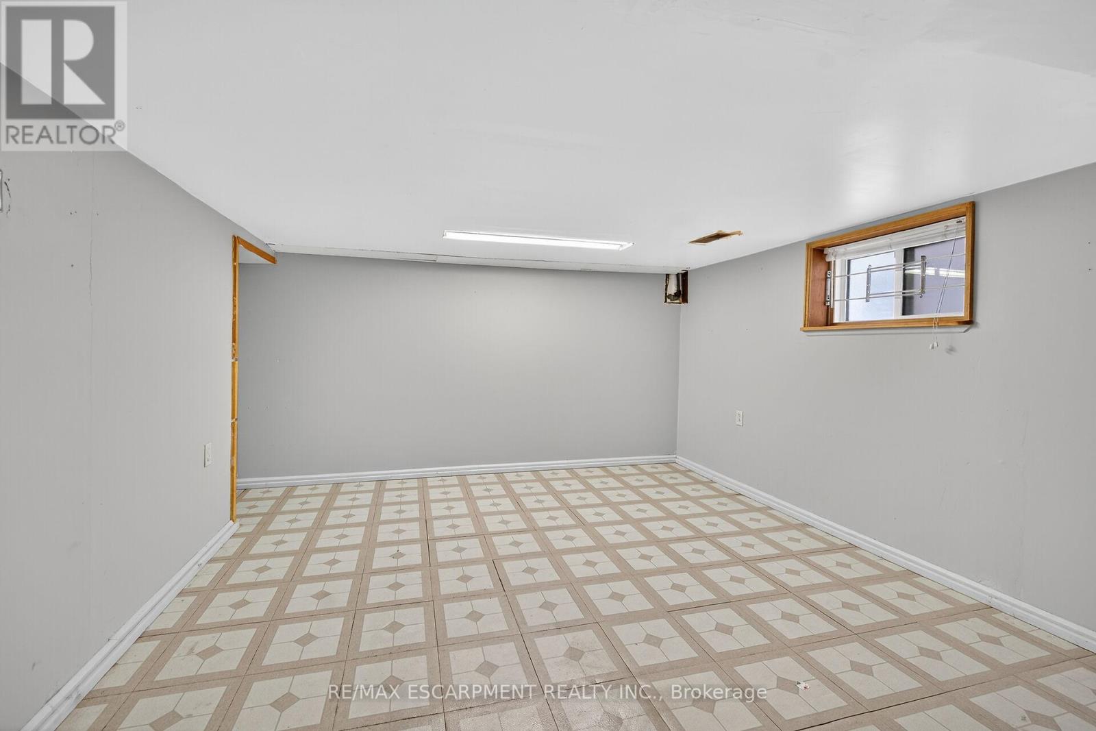 49 East 33rd Street, Hamilton, Ontario  L8V 3S9 - Photo 29 - X12525886