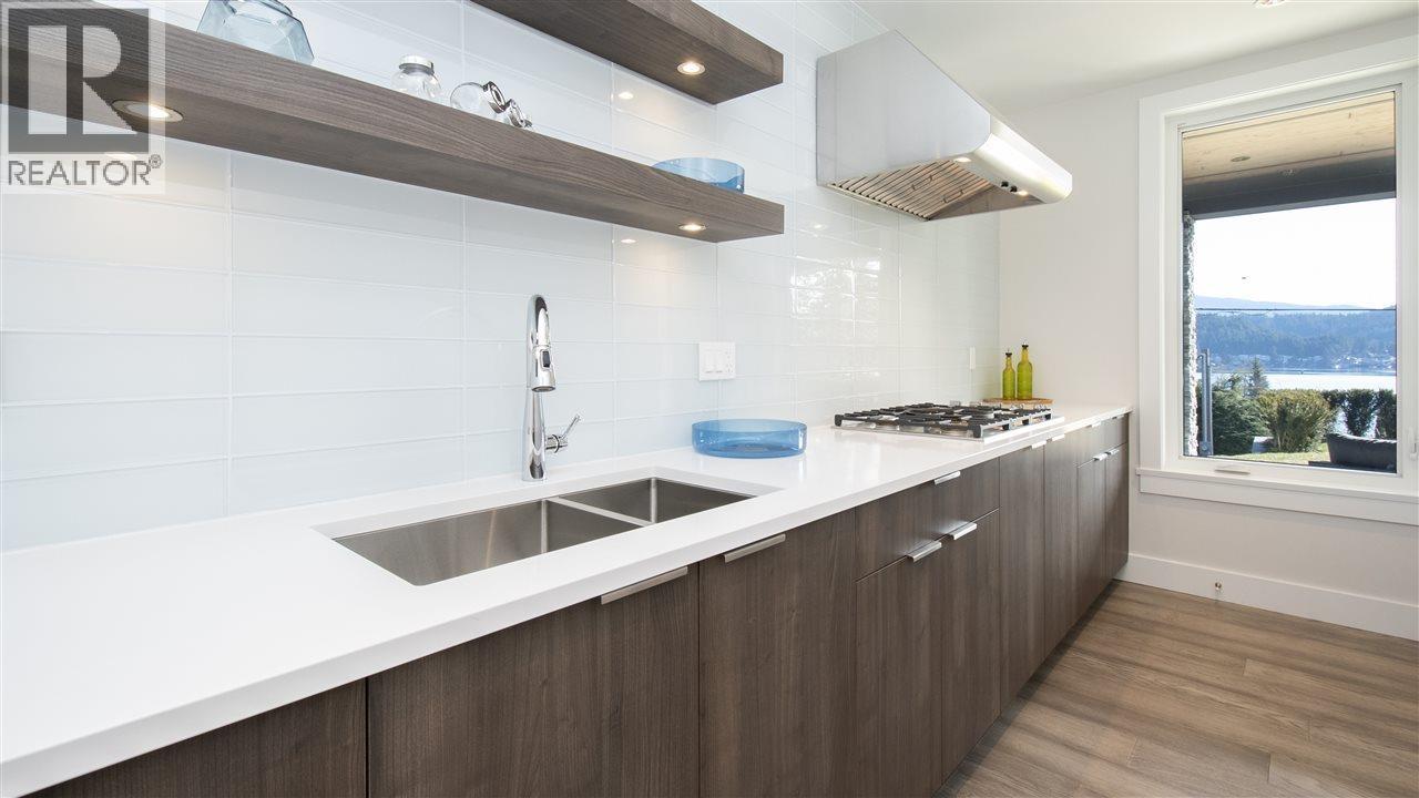 9xx Beachview Drive, North Vancouver, British Columbia  V7G 1P8 - Photo 6 - R3065965