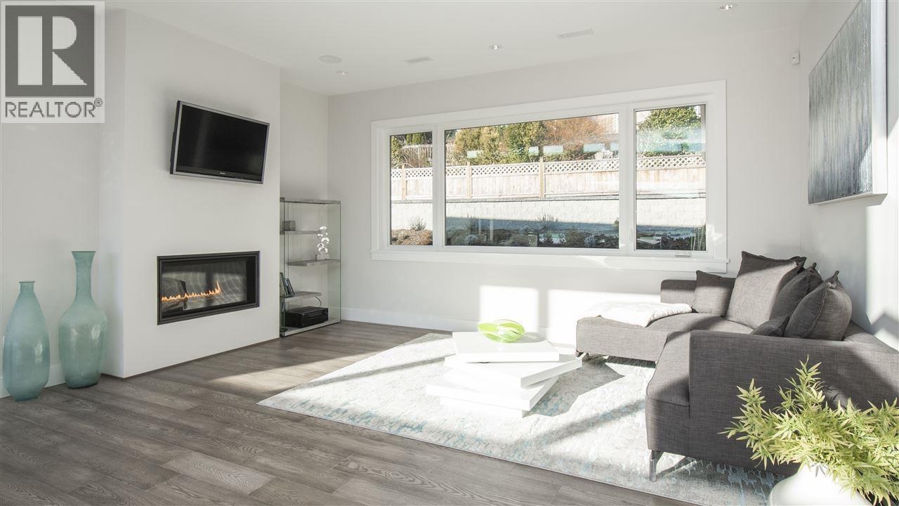 9xx Beachview Drive, North Vancouver, British Columbia  V7G 1P8 - Photo 7 - R3065965