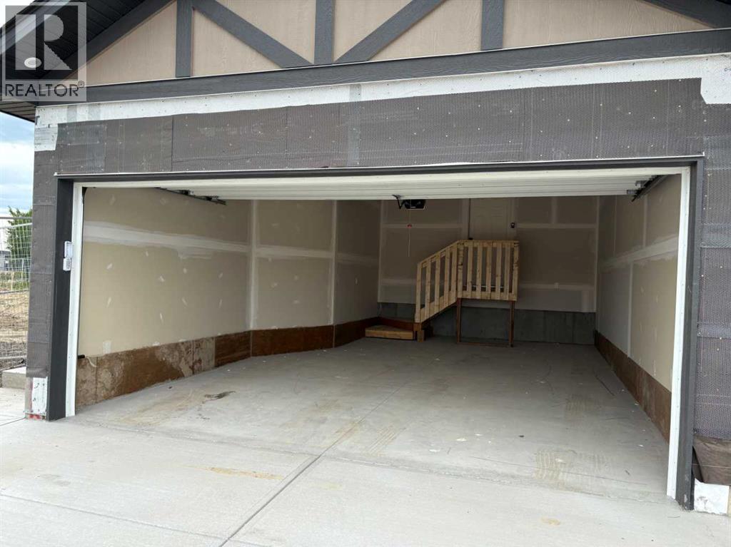 Property at 264 Legacy Glen Parade SE image 5