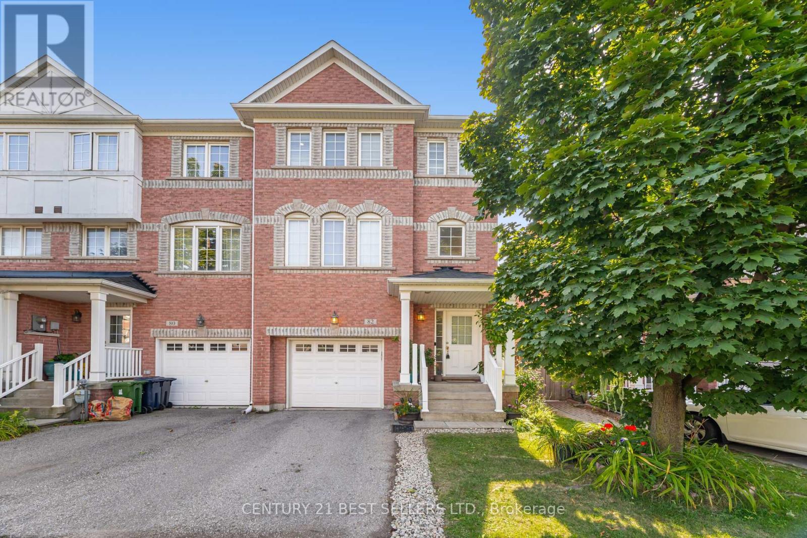 82 PILKINGTON DRIVE, Toronto, Ontario