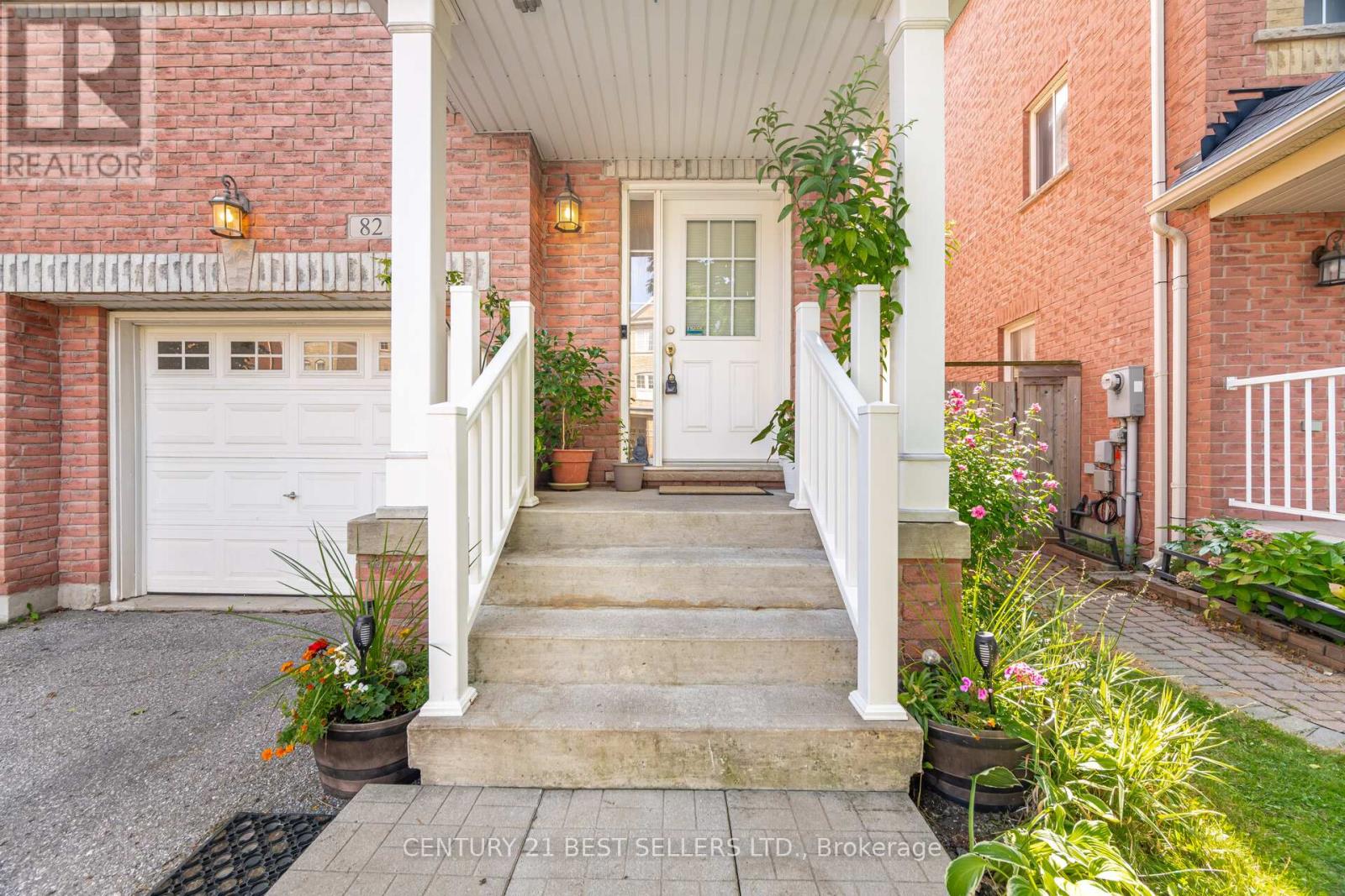 82 Pilkington Drive, Toronto, Ontario  M1L 0A7 - Photo 3 - E12525938