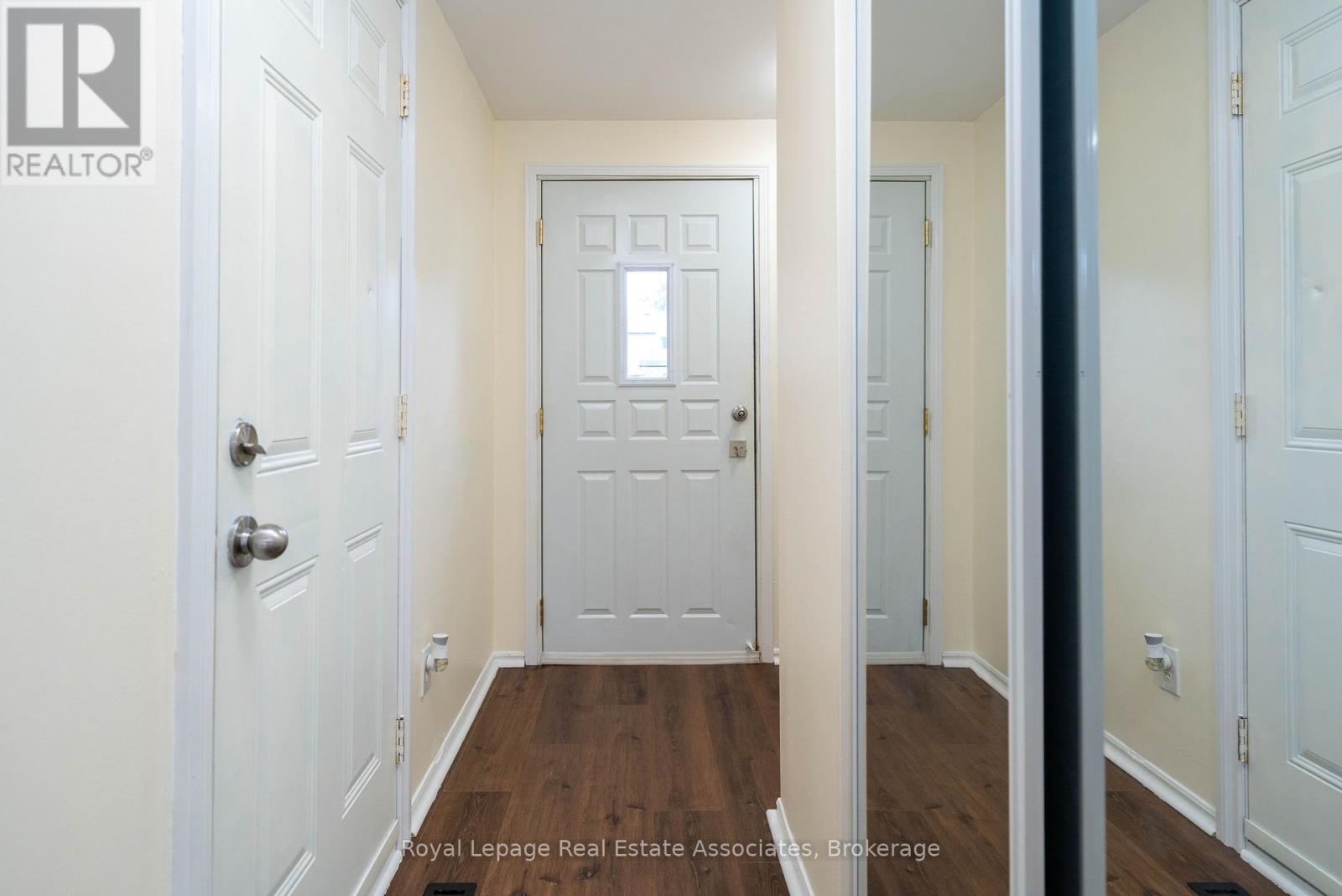 41 Barrett Crescent, Barrie, Ontario  L4N 5A4 - Photo 3 - S12525932