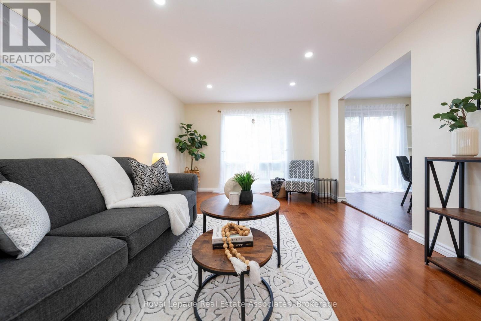 41 Barrett Crescent, Barrie, Ontario  L4N 5A4 - Photo 4 - S12525932