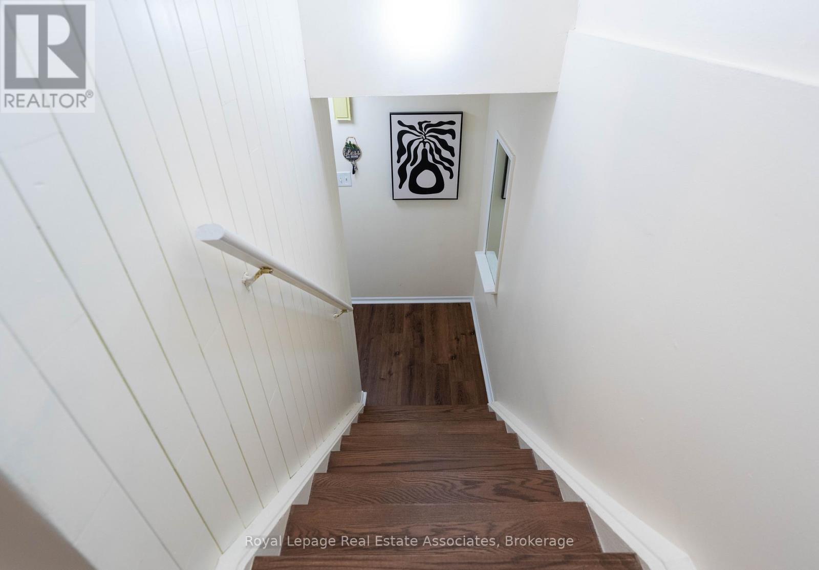 41 Barrett Crescent, Barrie, Ontario  L4N 5A4 - Photo 8 - S12525932