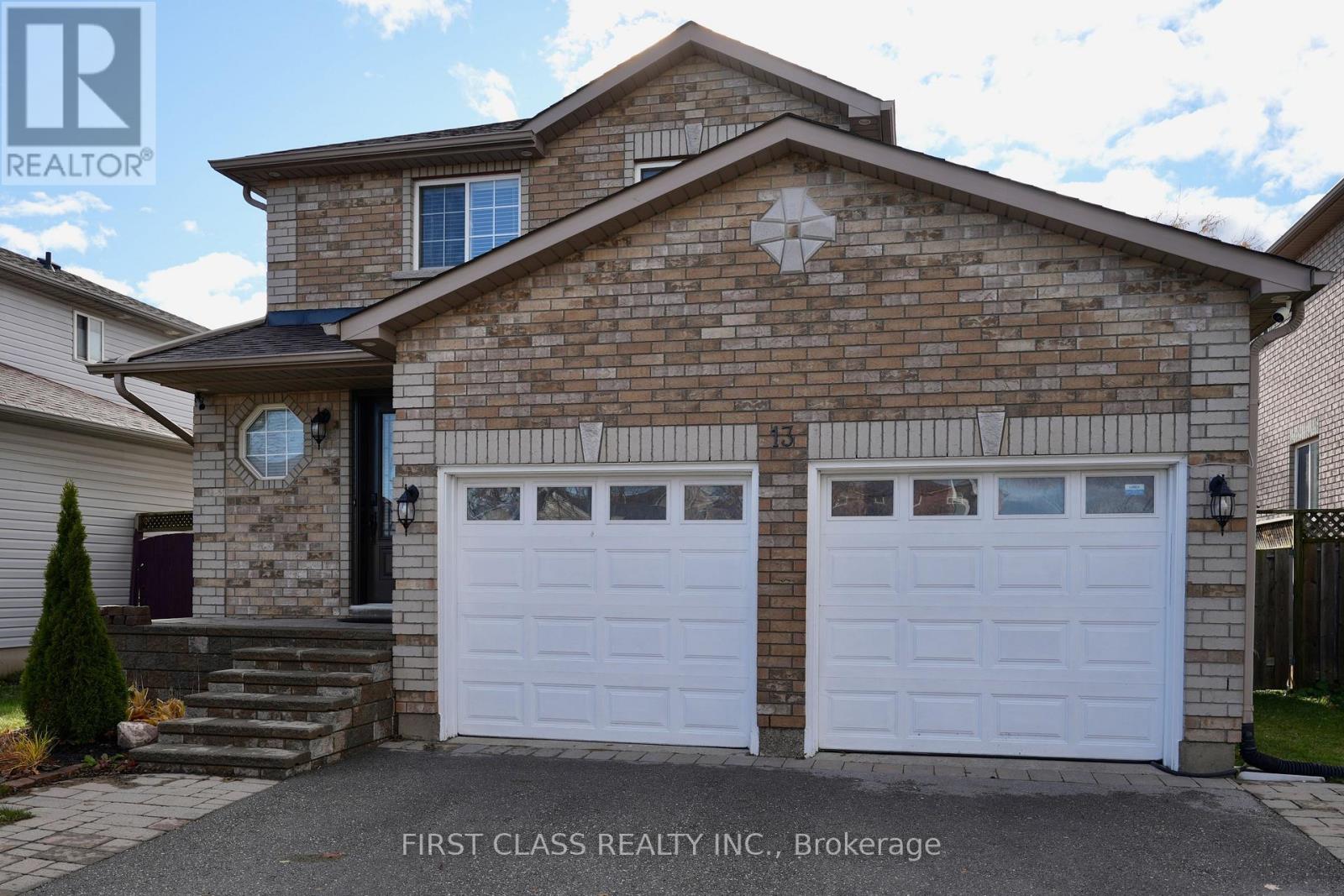 13 BENJAMIN LANE, Barrie, Ontario