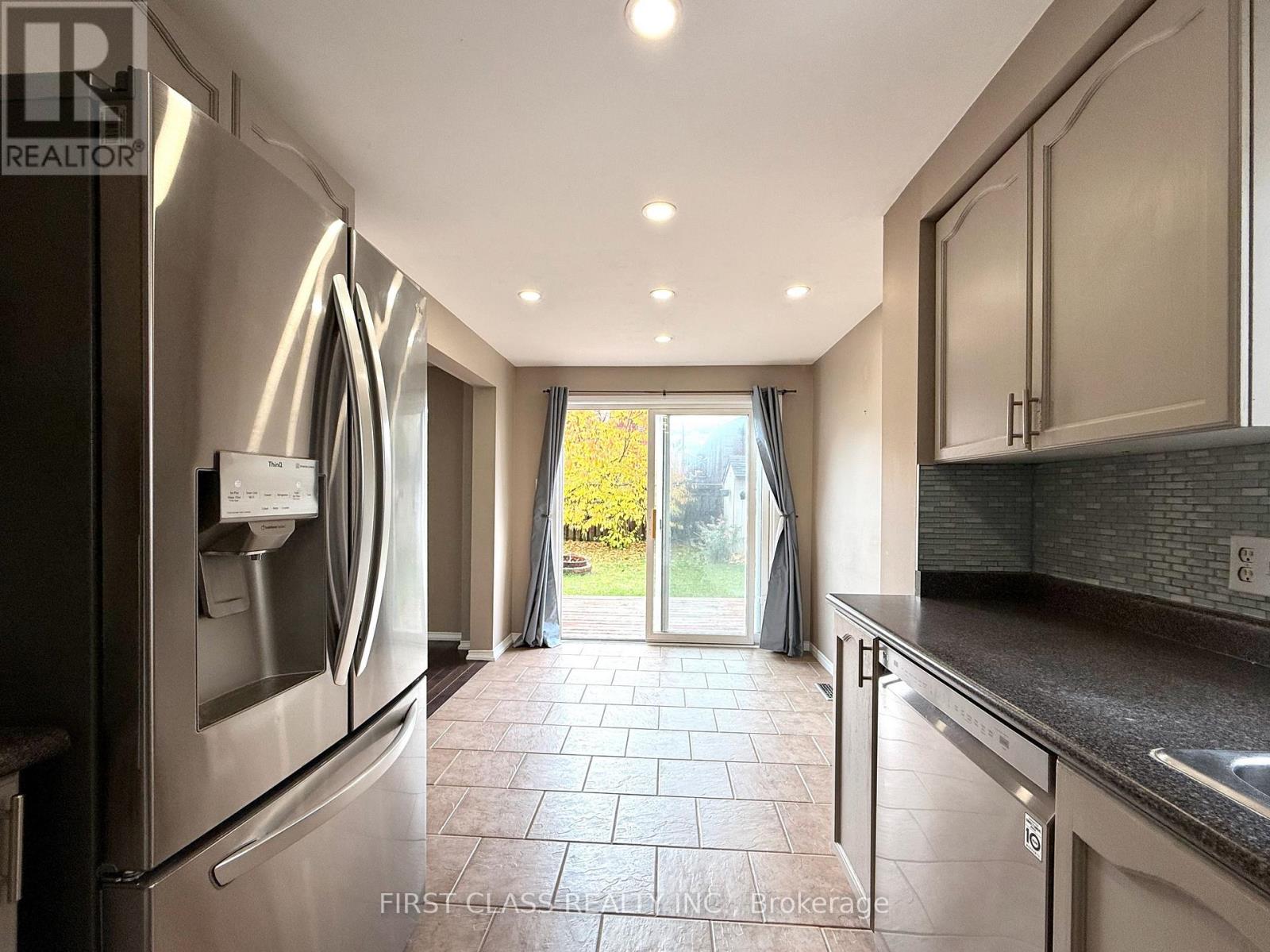 13 Benjamin Lane, Barrie, Ontario  L4N 0S3 - Photo 10 - S12525974