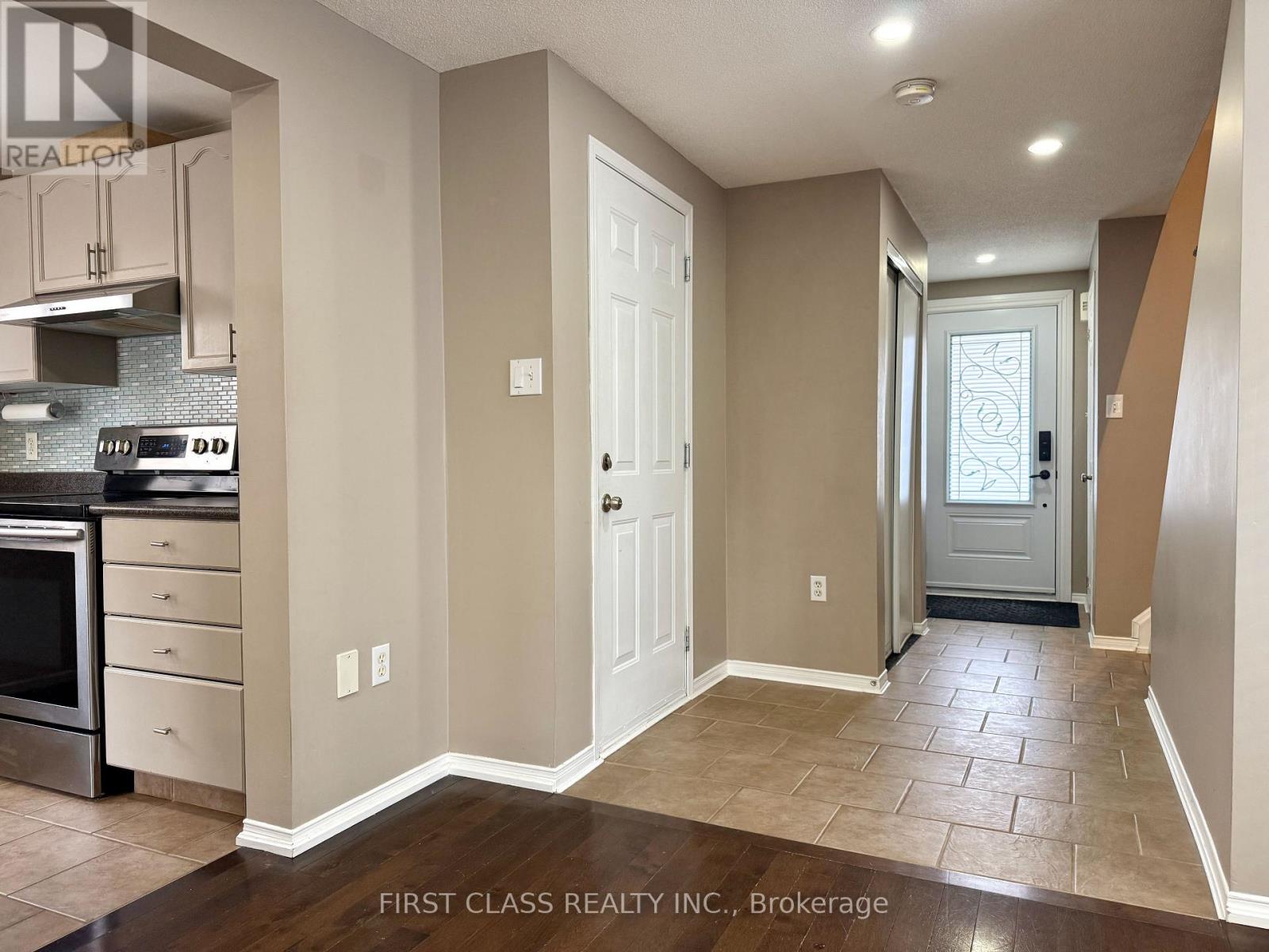 13 Benjamin Lane, Barrie, Ontario  L4N 0S3 - Photo 15 - S12525974