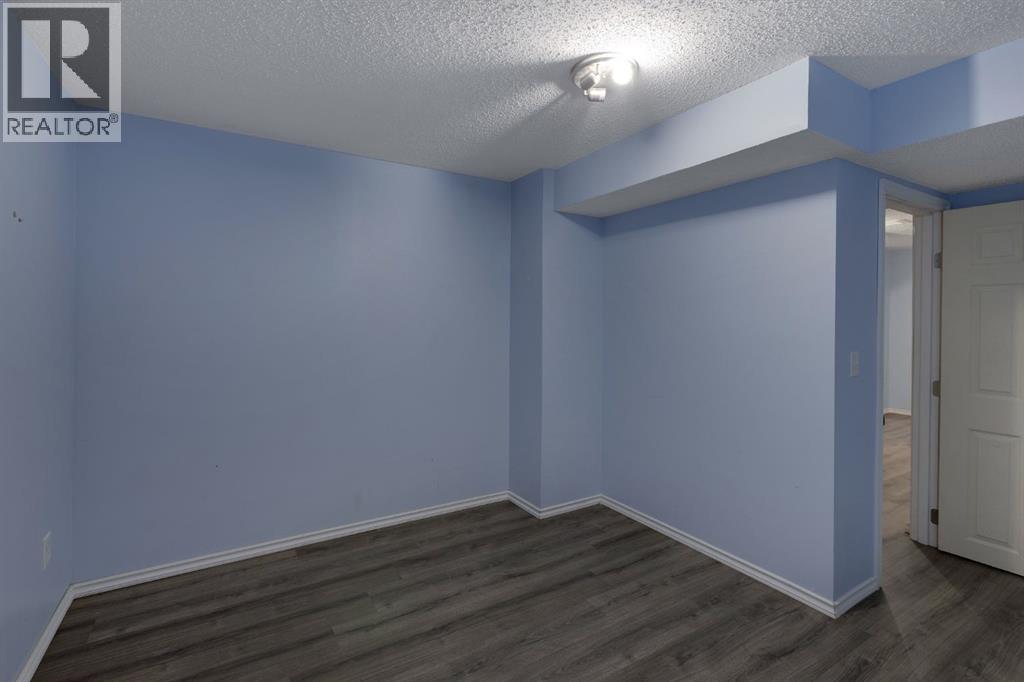 427 Saddlebrook Way Ne, Calgary, Alberta  T3J 5M7 - Photo 28 - A2248432