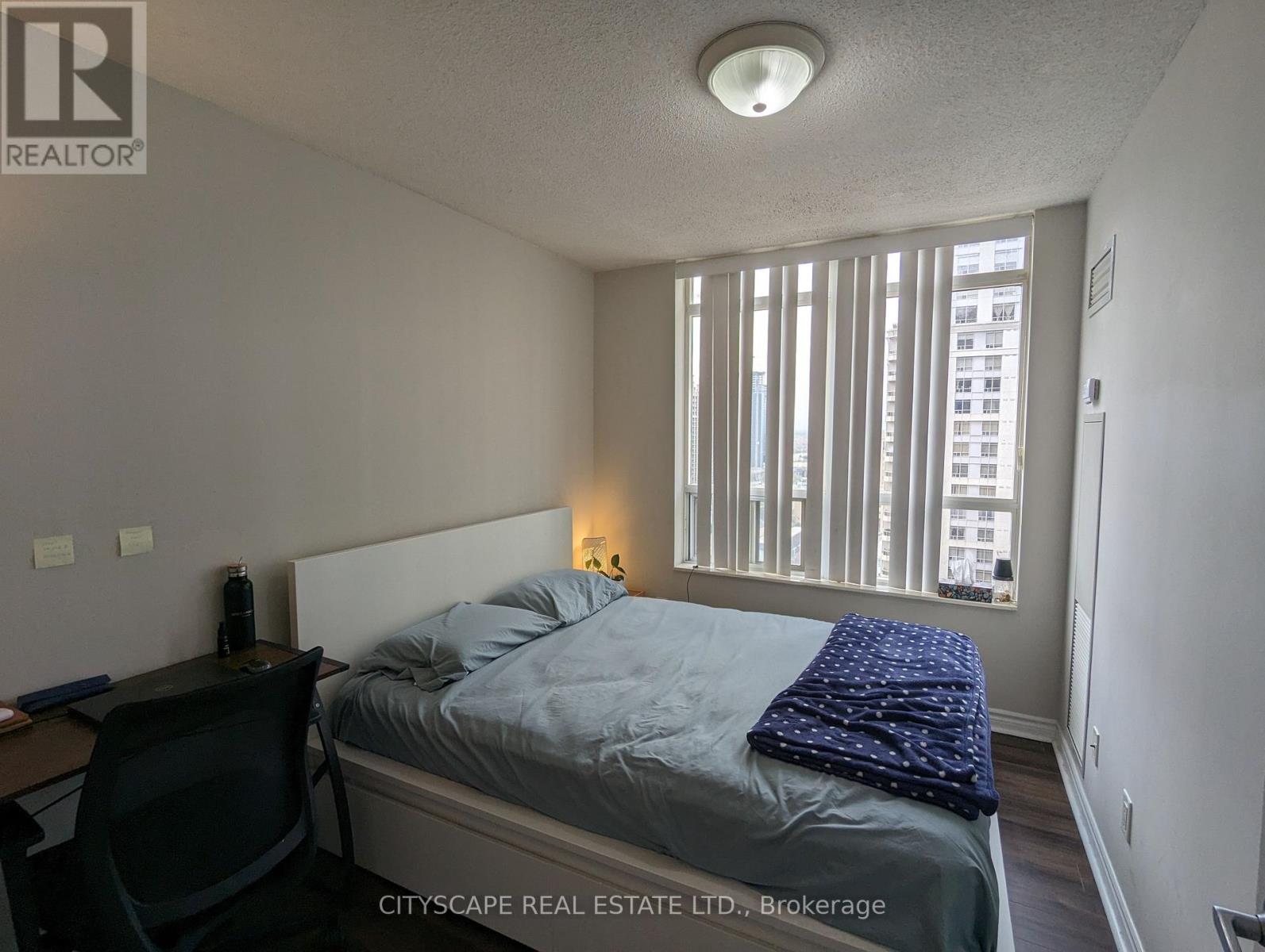 2416 - 3880 Duke Of York Boulevard, Mississauga, Ontario  L5B 4M7 - Photo 11 - W12525916