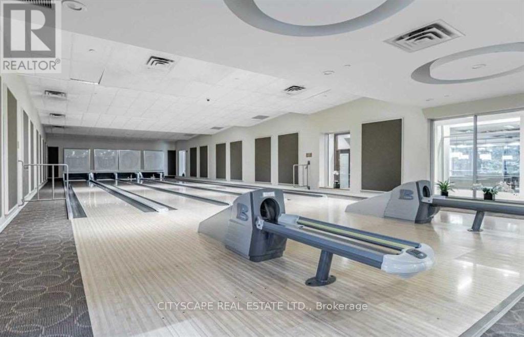 2416 - 3880 Duke Of York Boulevard, Mississauga, Ontario  L5B 4M7 - Photo 26 - W12525916