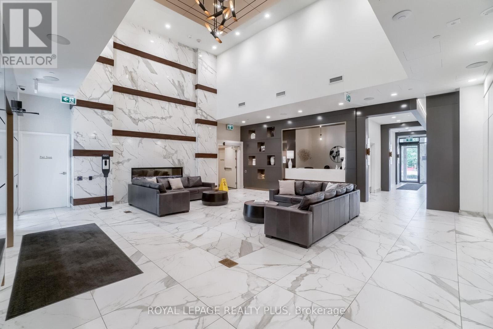 620 - 1050 Main Street E, Milton, Ontario  L9T 9M3 - Photo 2 - W12525948