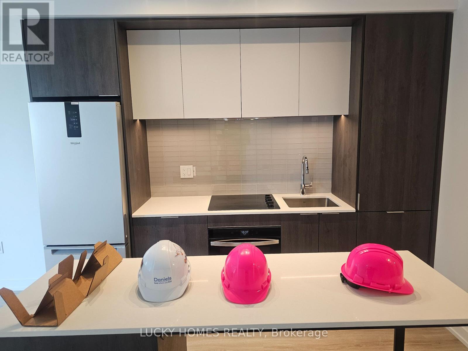 2311 - 395 Square One Drive, Mississauga, Ontario  L5B 0C6 - Photo 5 - W12525972