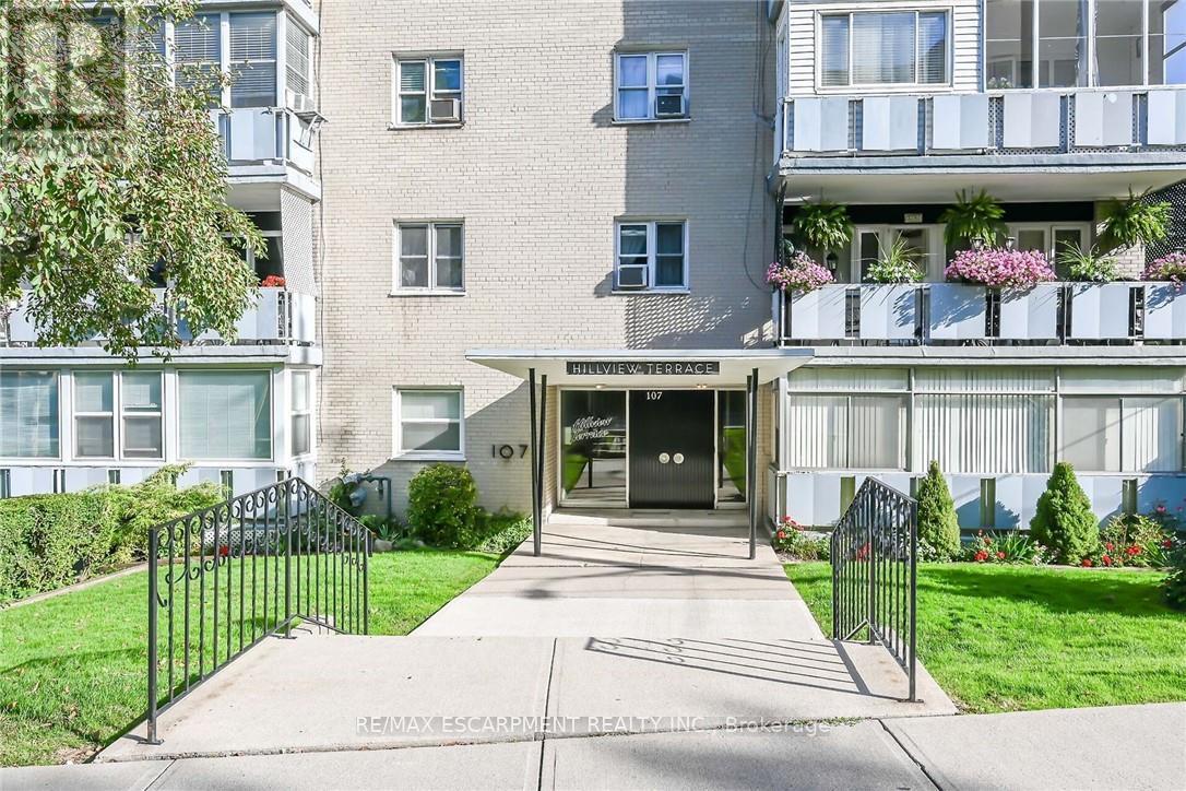 405 - 107 St Josephs Drive, Hamilton, Ontario  L8N 2G1 - Photo 2 - X12525944