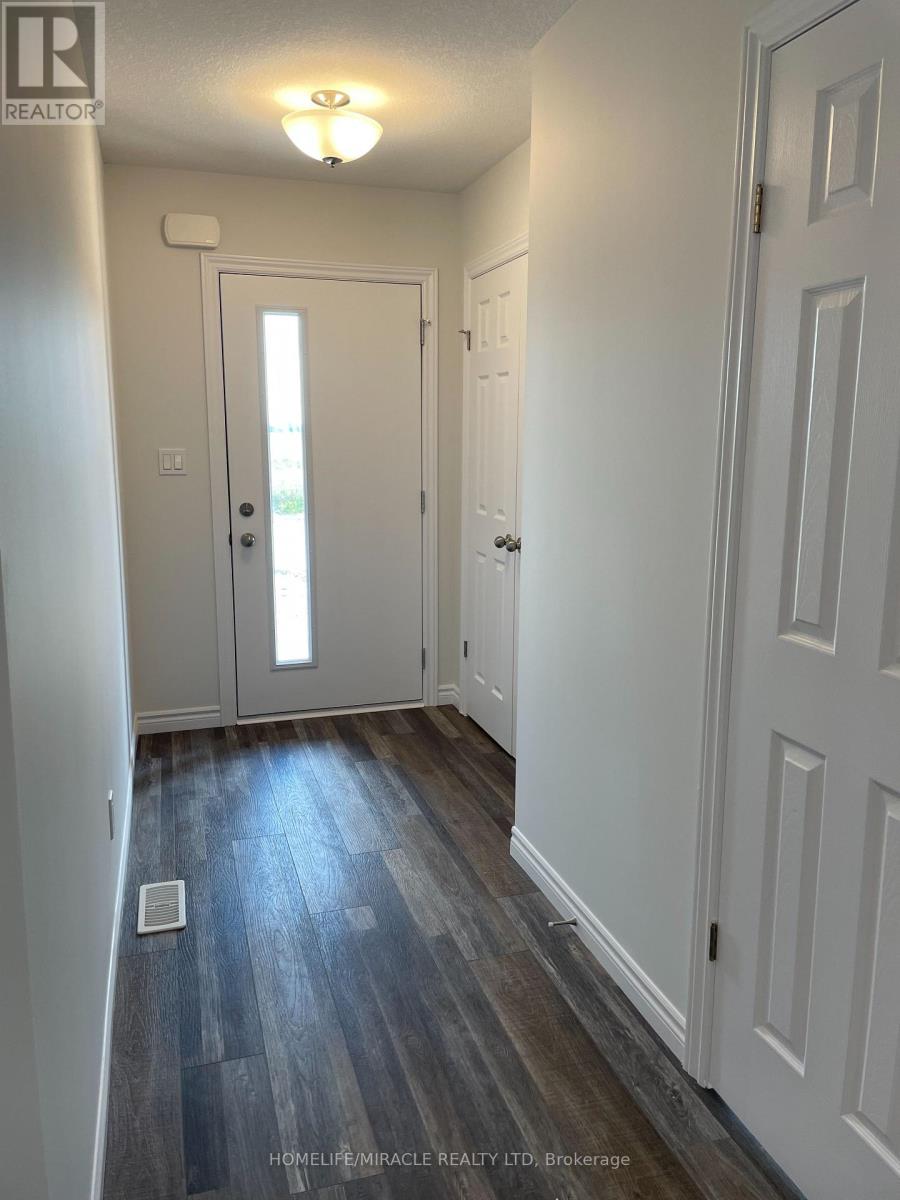 3001 Turner Crescent, London South, Ontario  N6M 0J3 - Photo 4 - X12525966