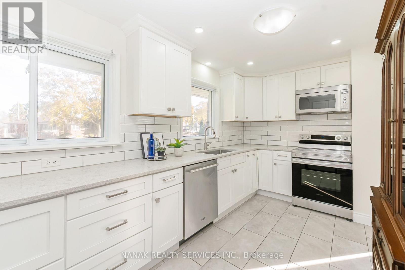 47 Jasper Crescent, London East, Ontario  N5W 1J9 - Photo 5 - X12525968