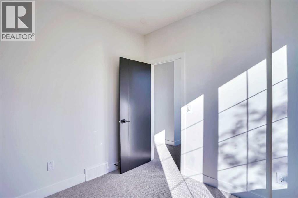 1802 19 Avenue Nw, Calgary, Alberta  T2M 1B5 - Photo 23 - A2256651