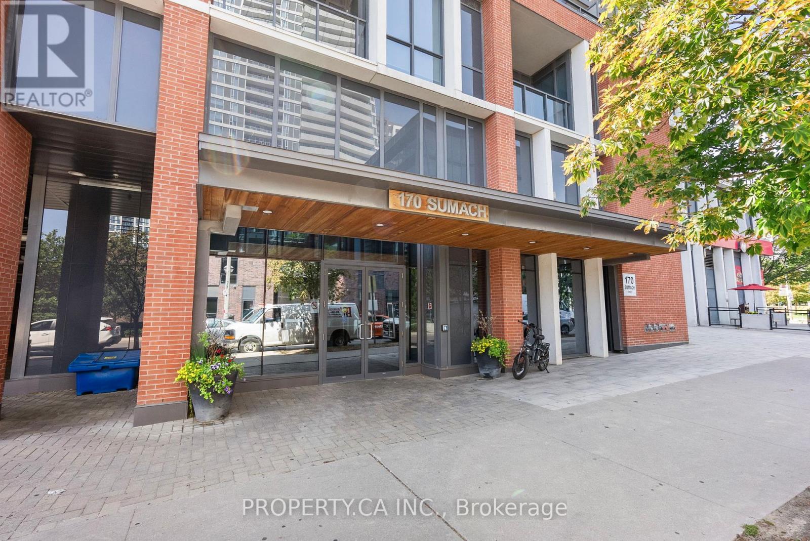 2212 - 170 Sumach Street, Toronto, Ontario  M5A 0C3 - Photo 2 - C12525978