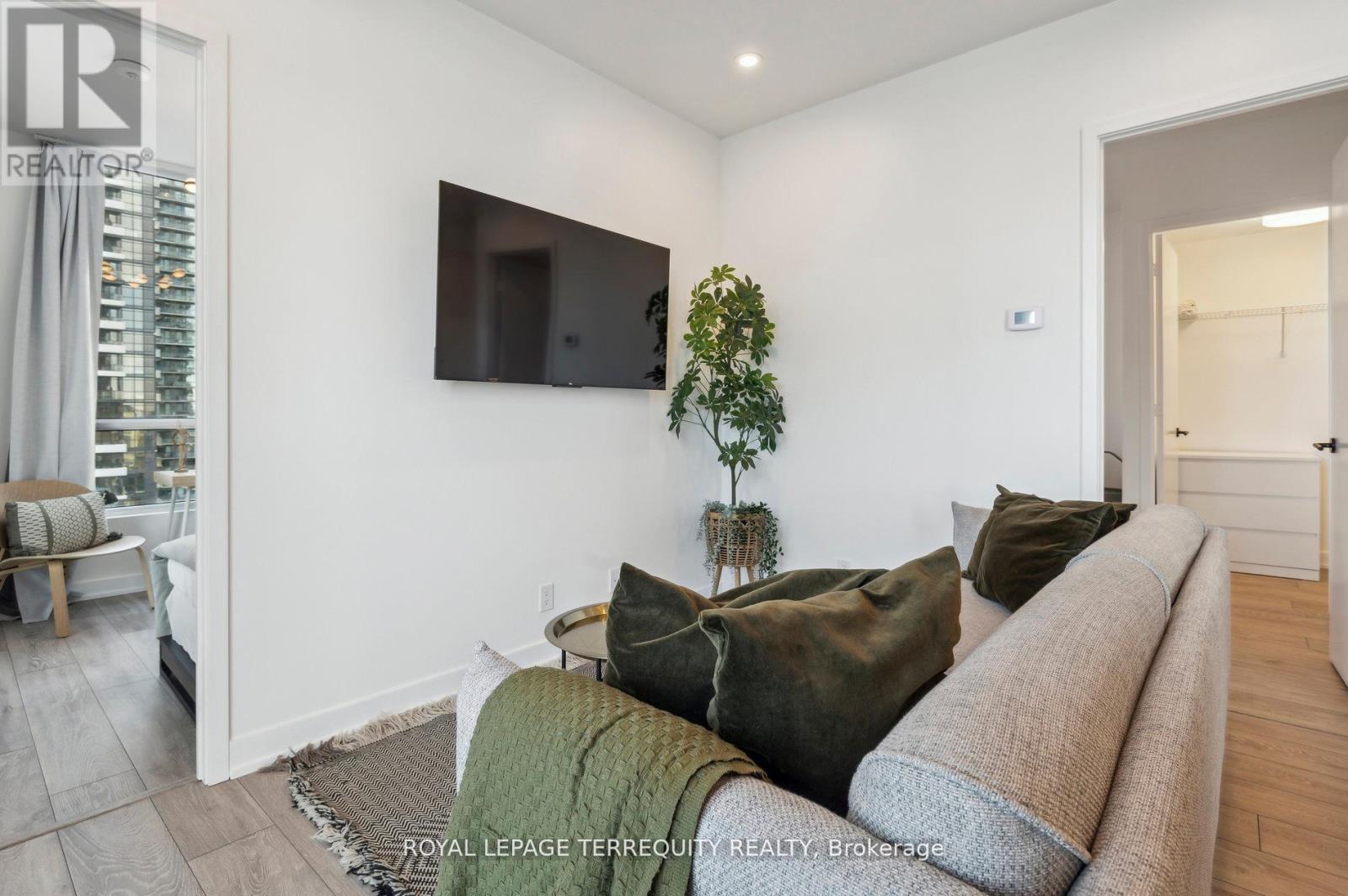 1902 - 108 Peter Street, Toronto, Ontario  M5V 0W2 - Photo 12 - C12525998