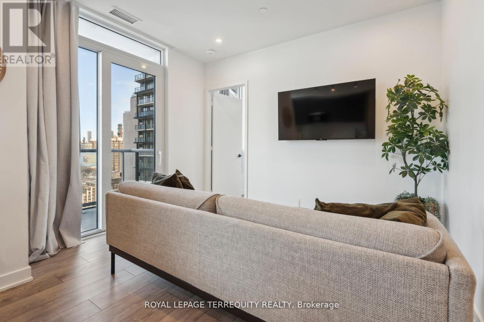 1902 - 108 Peter Street, Toronto, Ontario  M5V 0W2 - Photo 16 - C12525998