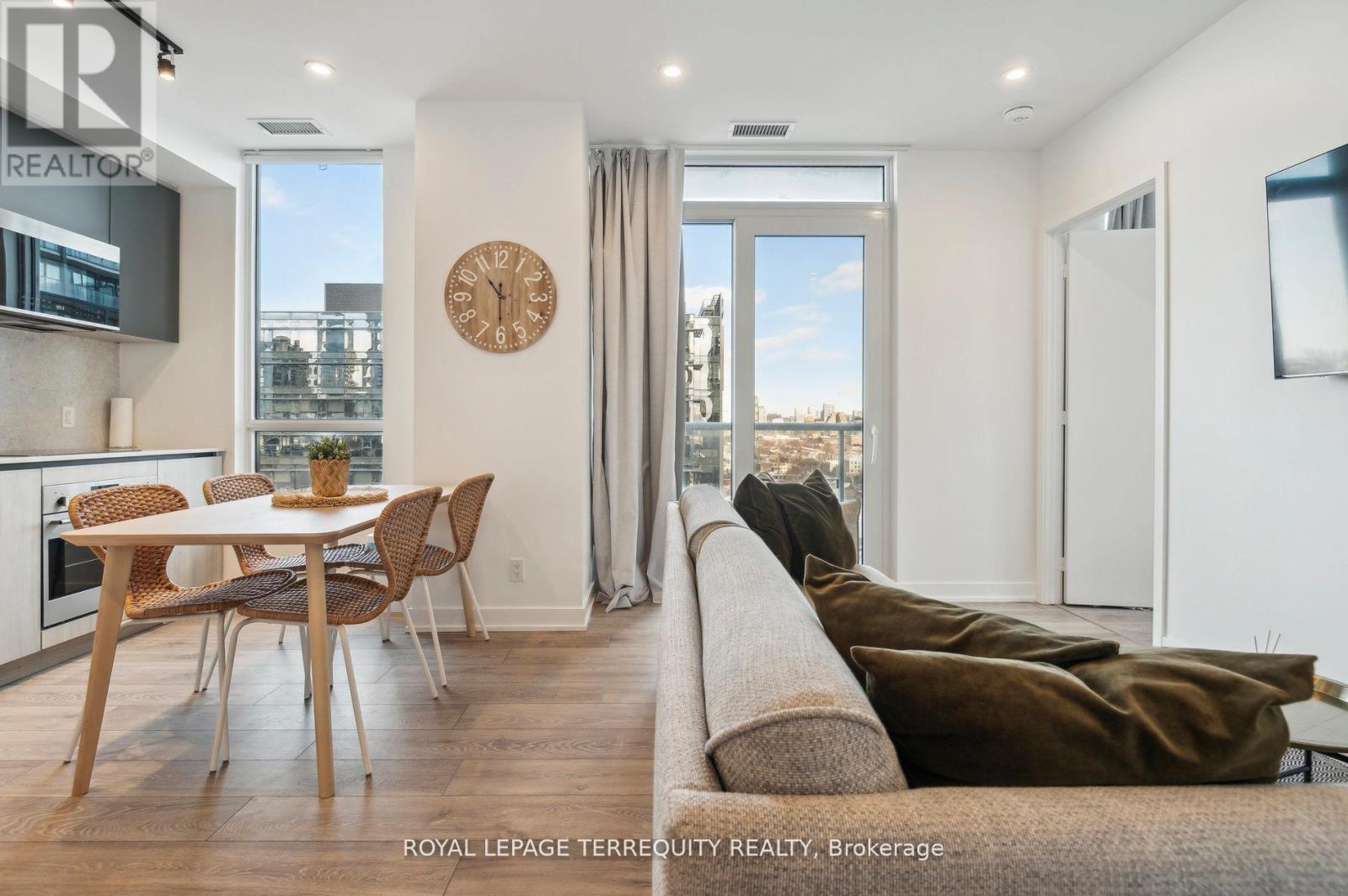 1902 - 108 Peter Street, Toronto, Ontario  M5V 0W2 - Photo 17 - C12525998