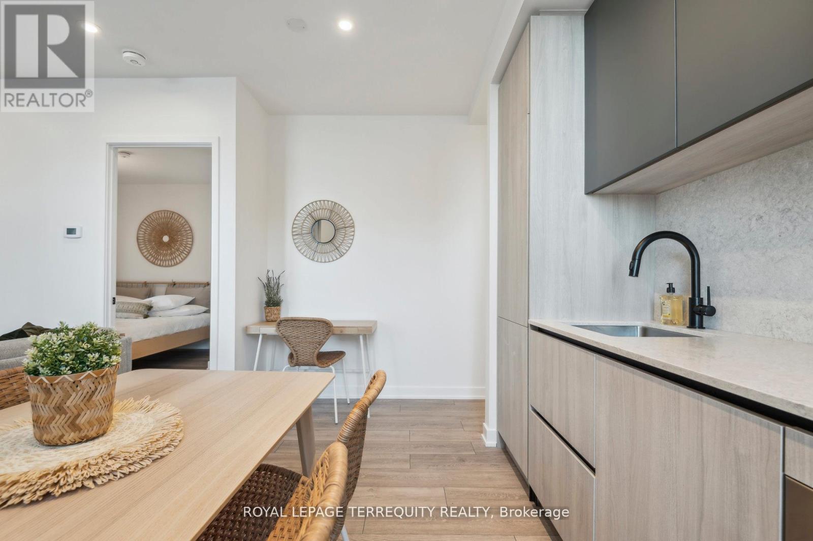 1902 - 108 Peter Street, Toronto, Ontario  M5V 0W2 - Photo 23 - C12525998