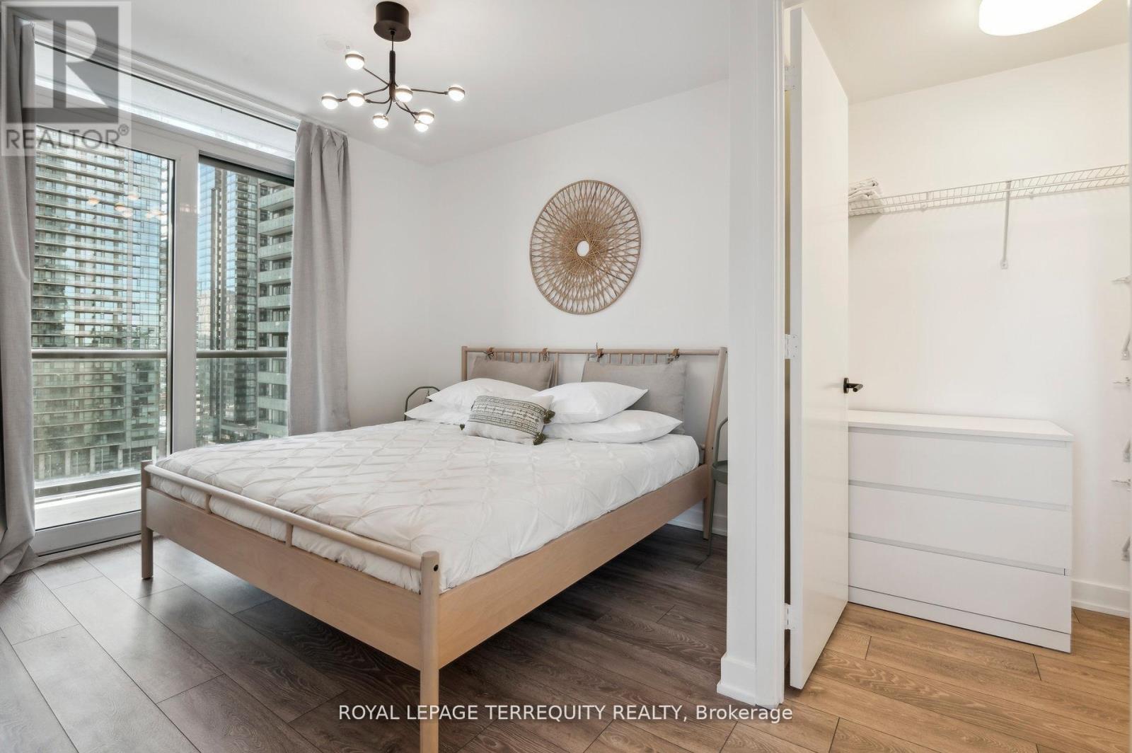 1902 - 108 Peter Street, Toronto, Ontario  M5V 0W2 - Photo 27 - C12525998