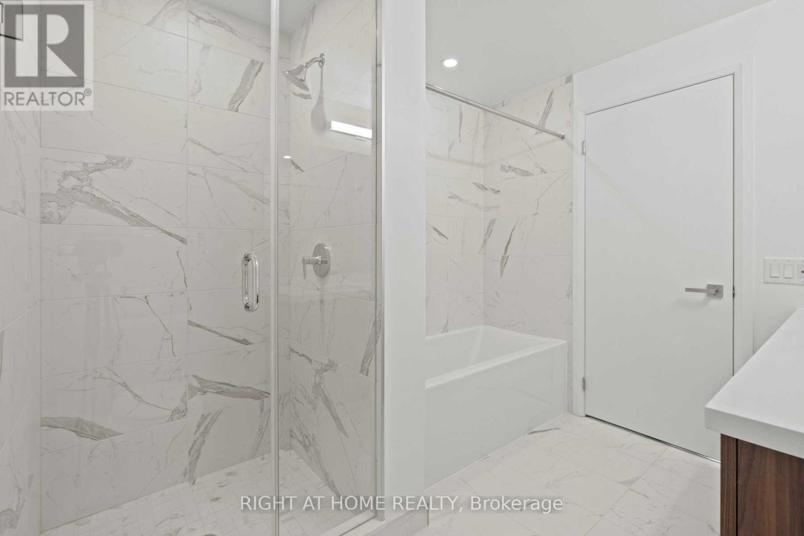 812 - 33 Frederick Todd Way, Toronto, Ontario  M4G 0C9 - Photo 13 - C12526032