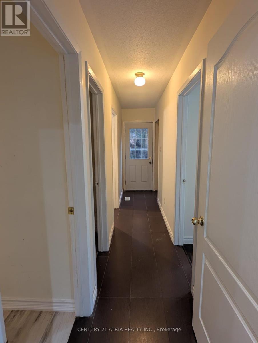 Main - 7 Fluellen Drive, Toronto, Ontario  M1W 2B2 - Photo 8 - E12525988