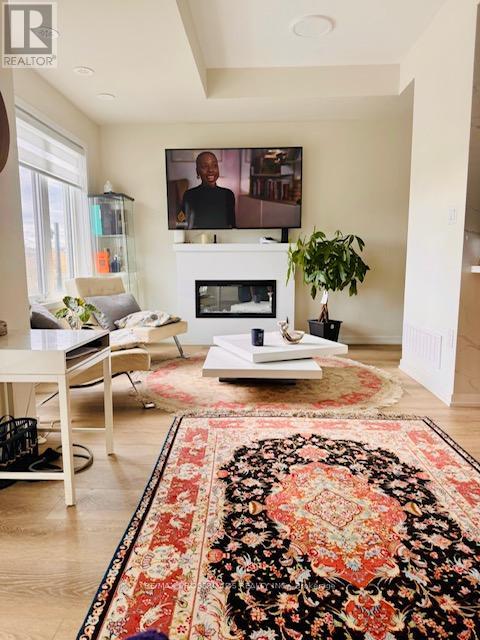 117 Matawin Lane, Richmond Hill, Ontario  L4B 4W6 - Photo 4 - N12526014