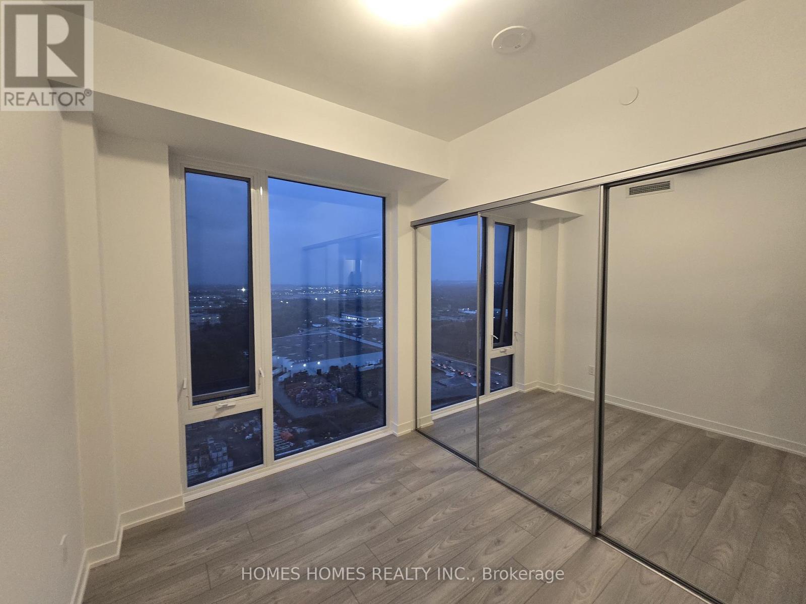 2105 - 474 Caldari Road, Vaughan, Ontario  L4K 0R5 - Photo 7 - N12526038