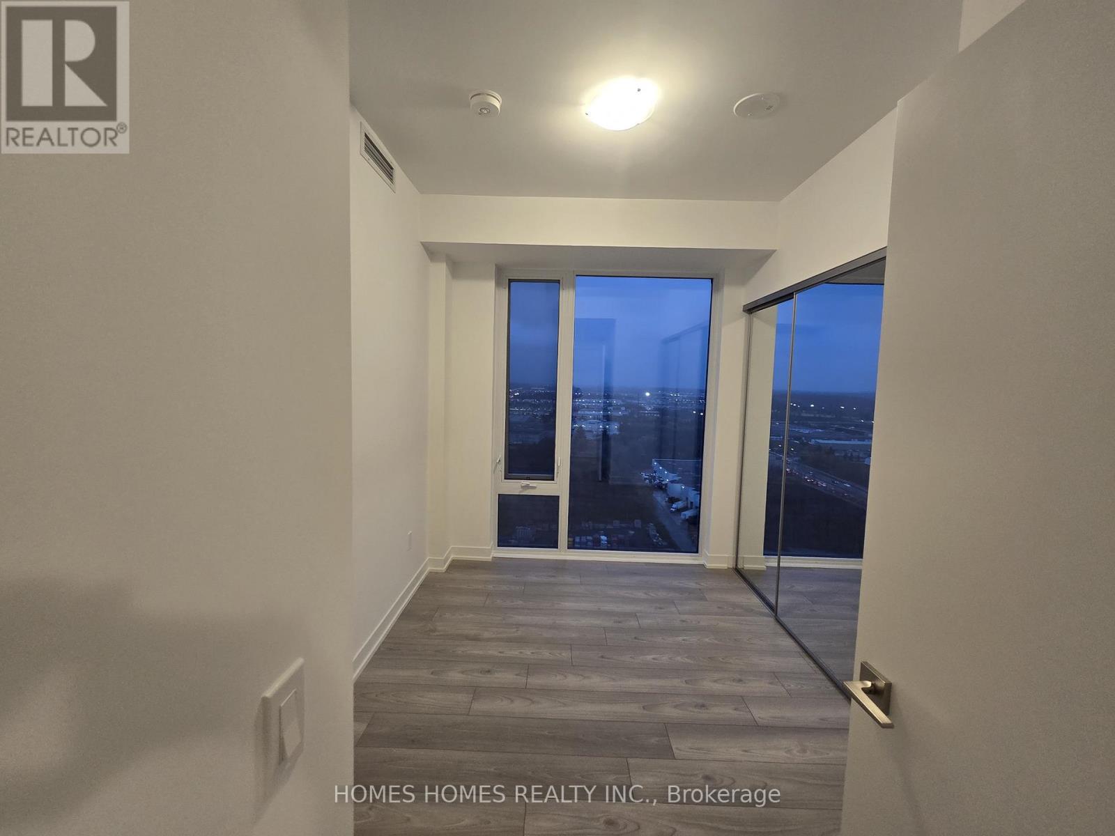 2105 - 474 Caldari Road, Vaughan, Ontario  L4K 0R5 - Photo 8 - N12526038