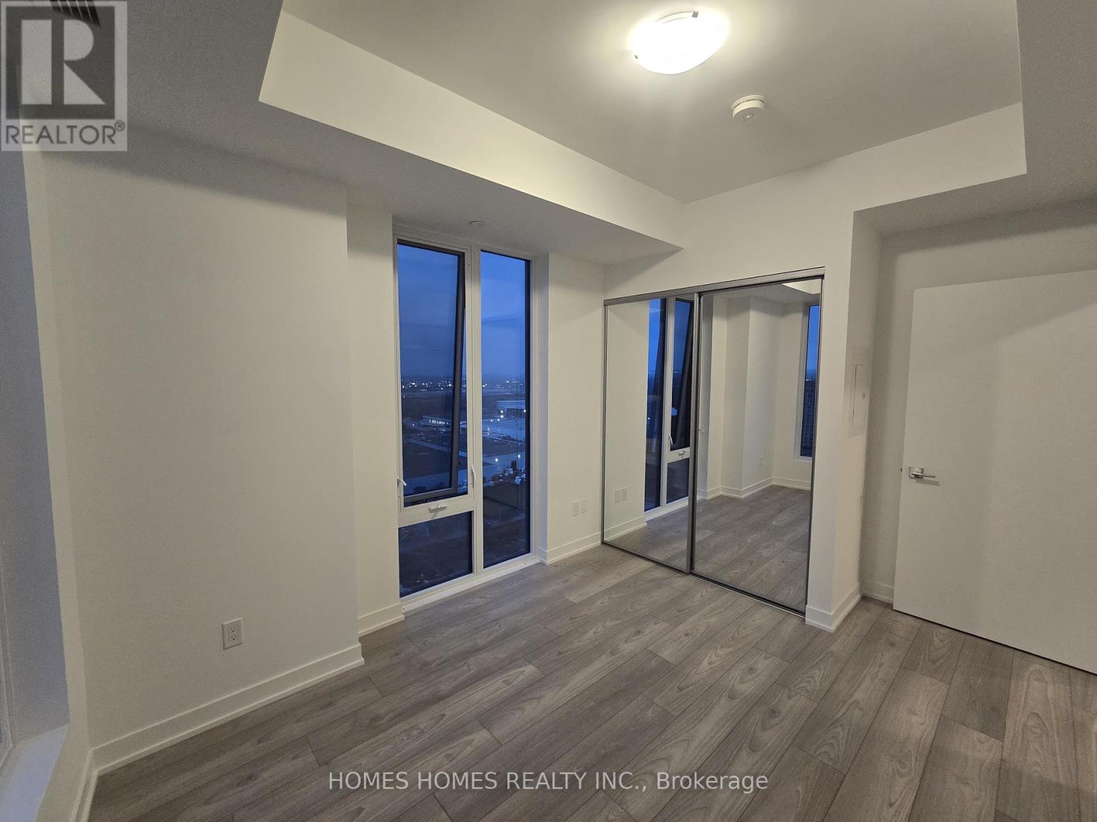 2105 - 474 Caldari Road, Vaughan, Ontario  L4K 0R5 - Photo 9 - N12526038