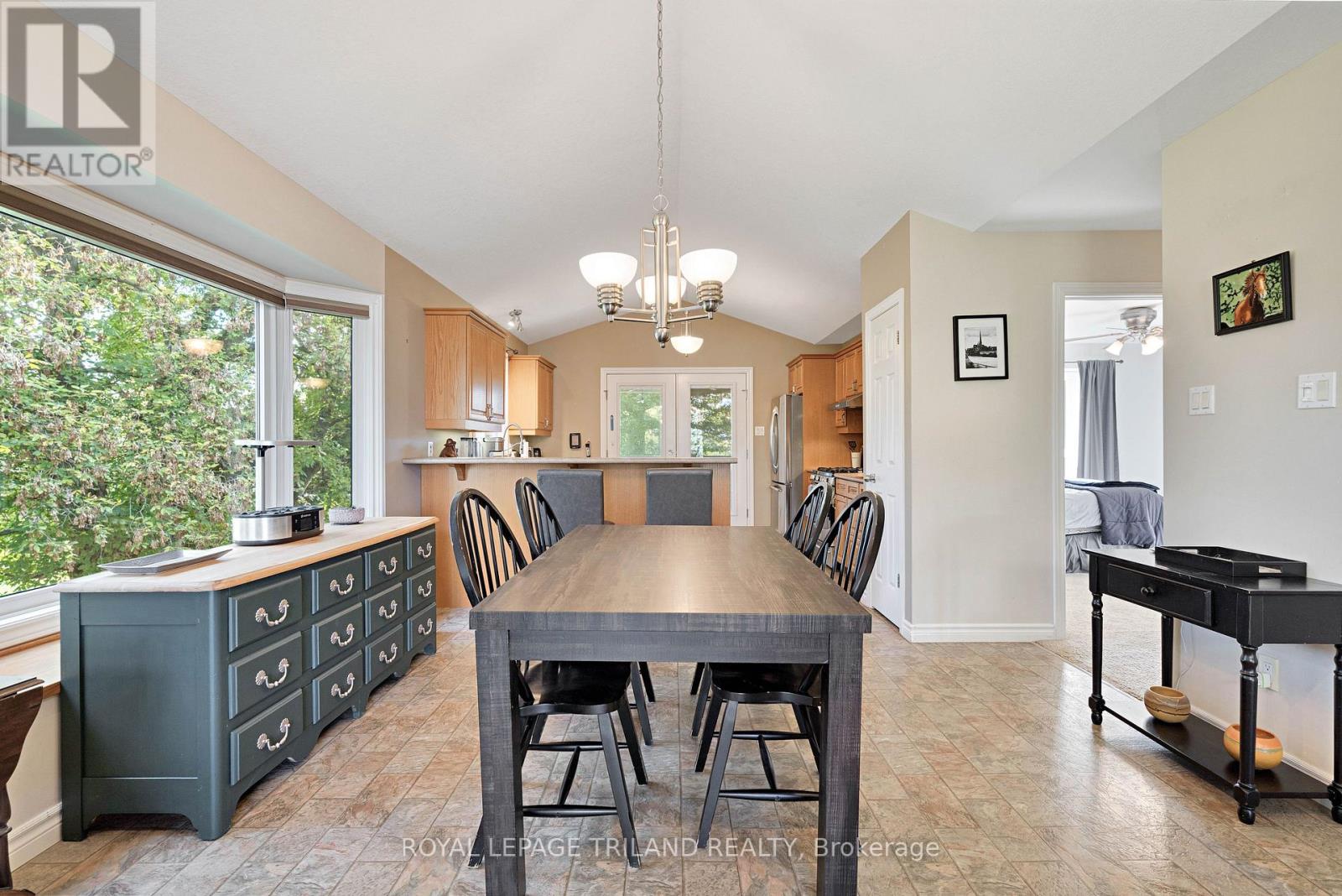 3805 Trillium Drive, Southwest Middlesex, Ontario  N0L 1M0 - Photo 11 - X12526062