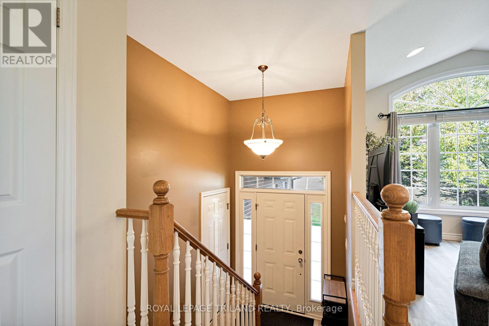 3805 Trillium Drive, Southwest Middlesex, Ontario  N0L 1M0 - Photo 5 - X12526062