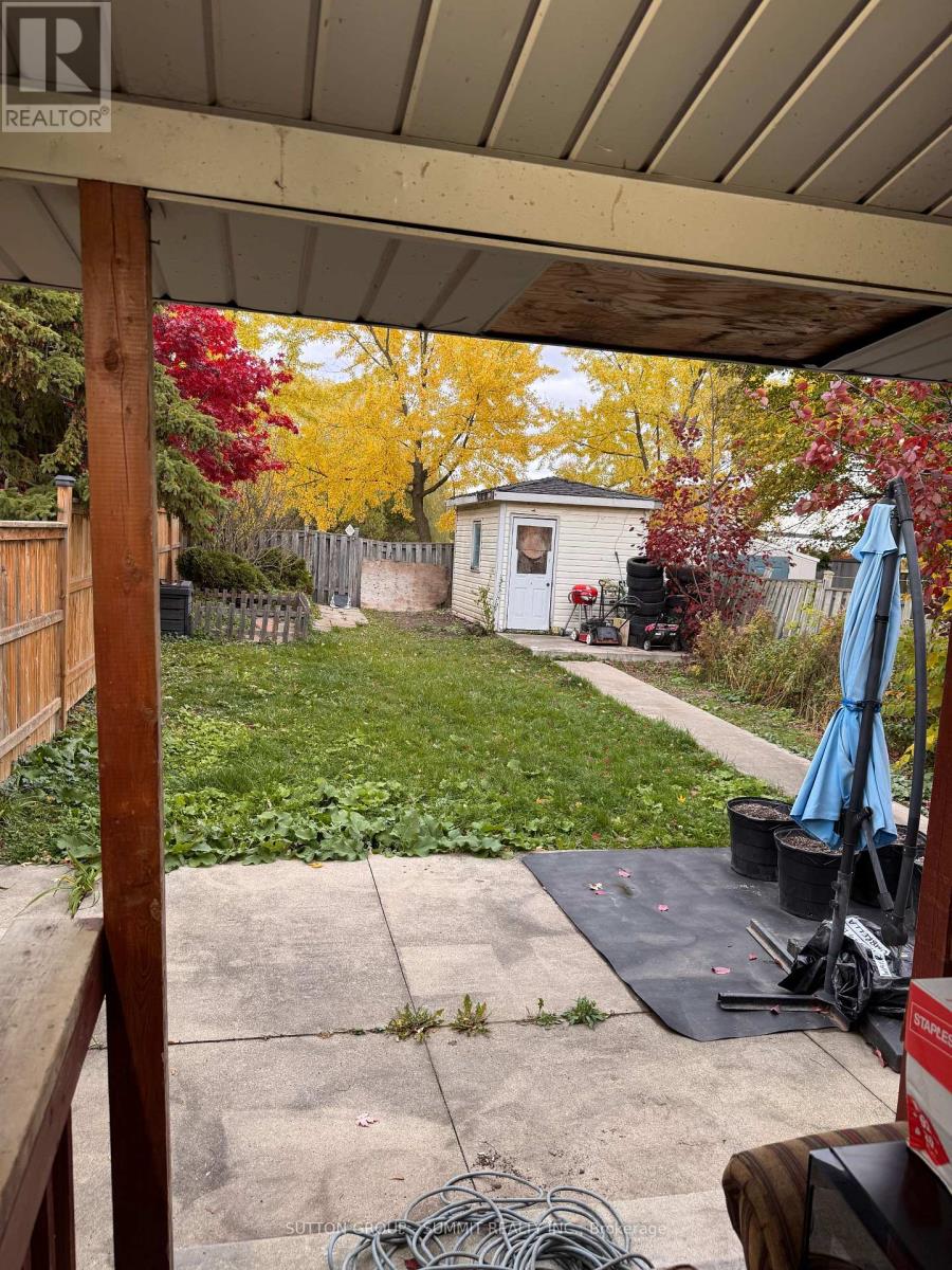 1379 Freeport Drive, Mississauga, Ontario  L5C 1S5 - Photo 17 - W12525986