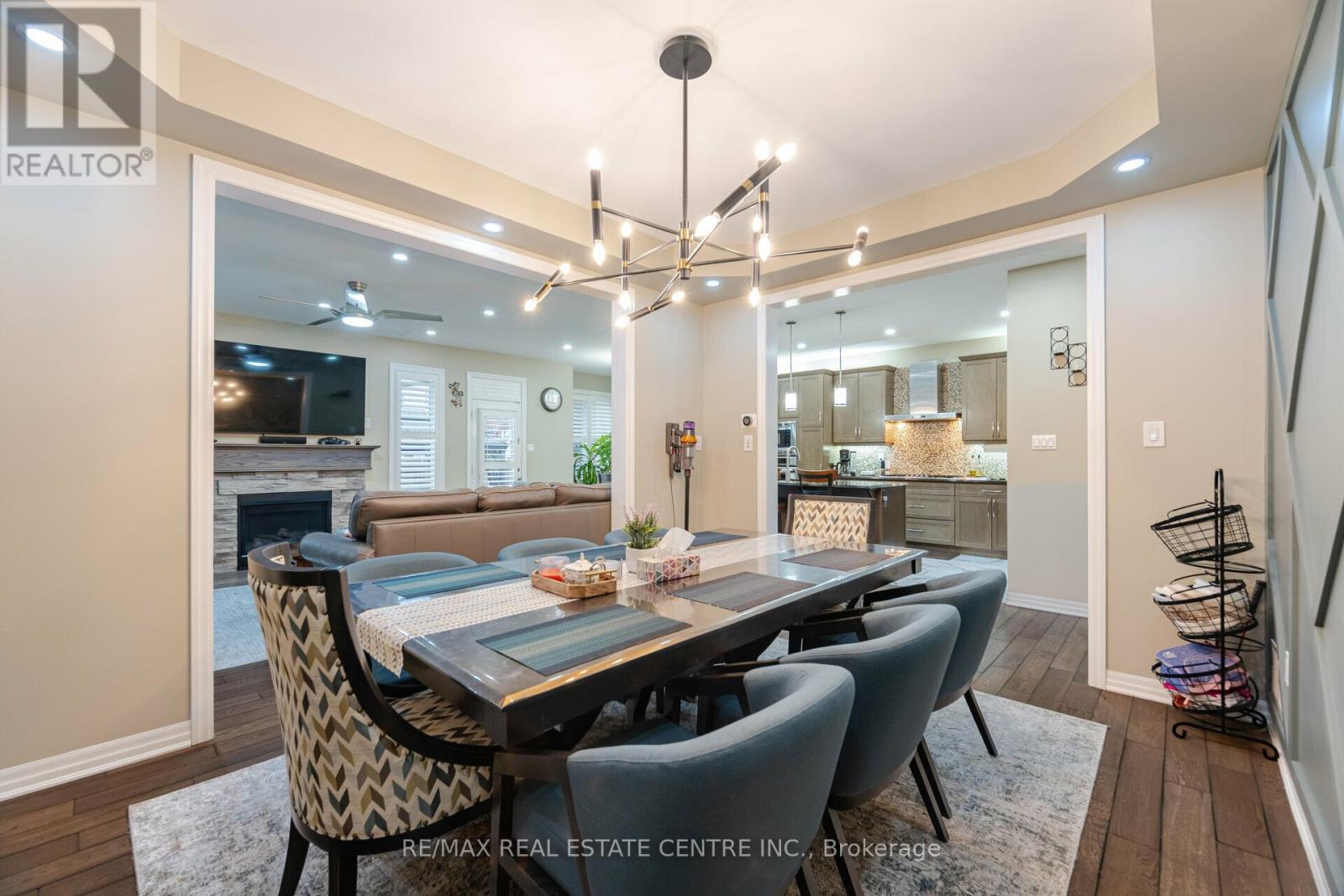 1446 Farmstead Drive, Milton, Ontario  L9E 0A5 - Photo 11 - W12526010