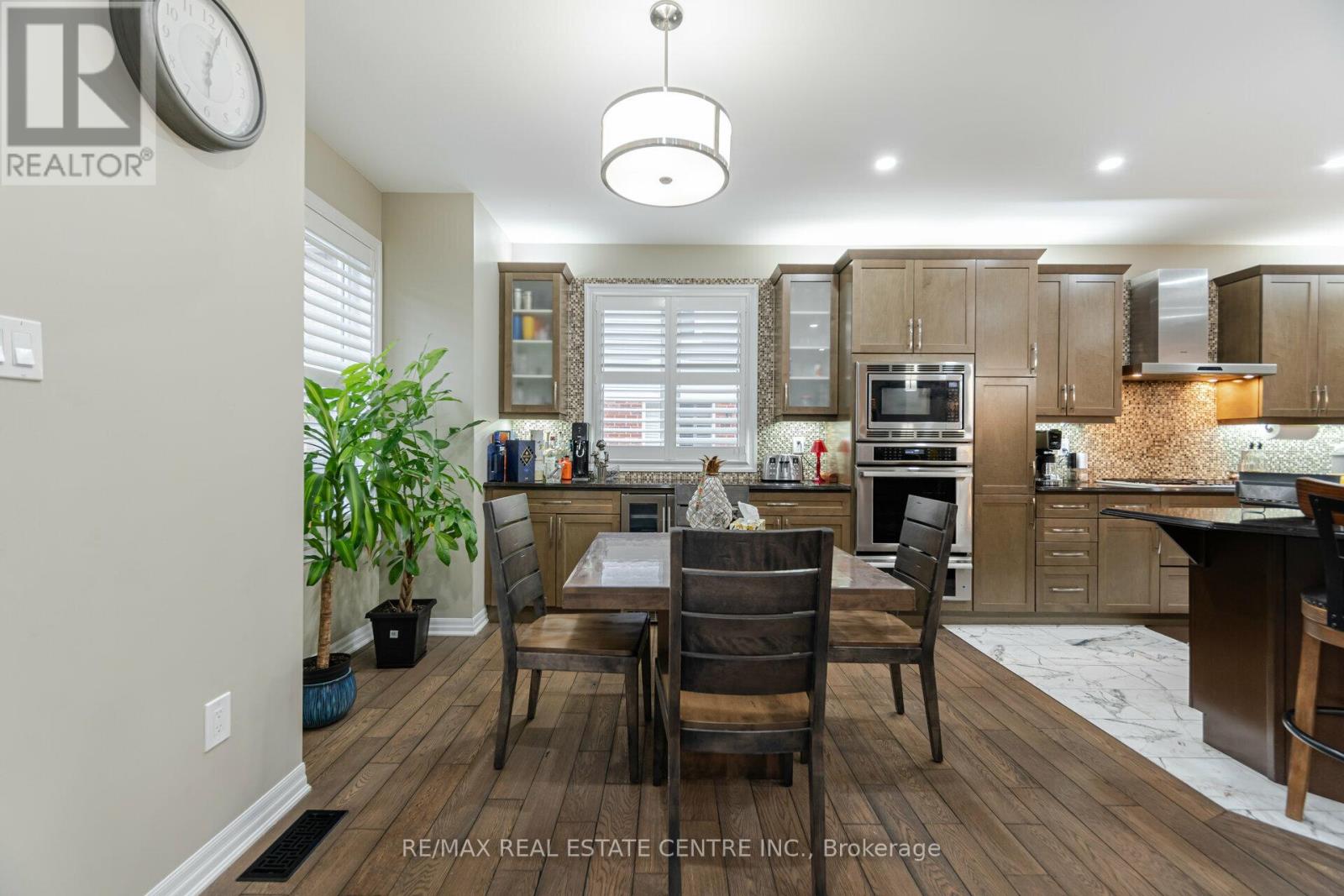 1446 Farmstead Drive, Milton, Ontario  L9E 0A5 - Photo 16 - W12526010